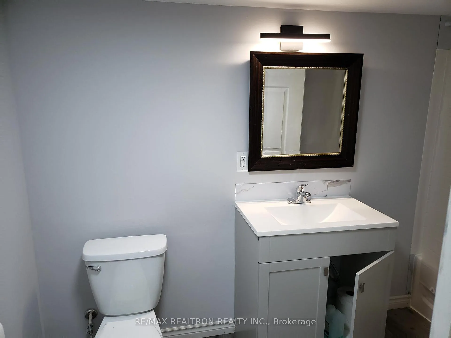Photo 8 of 31 Carr Drive, Barrie, Letitia Heights — HOMEH