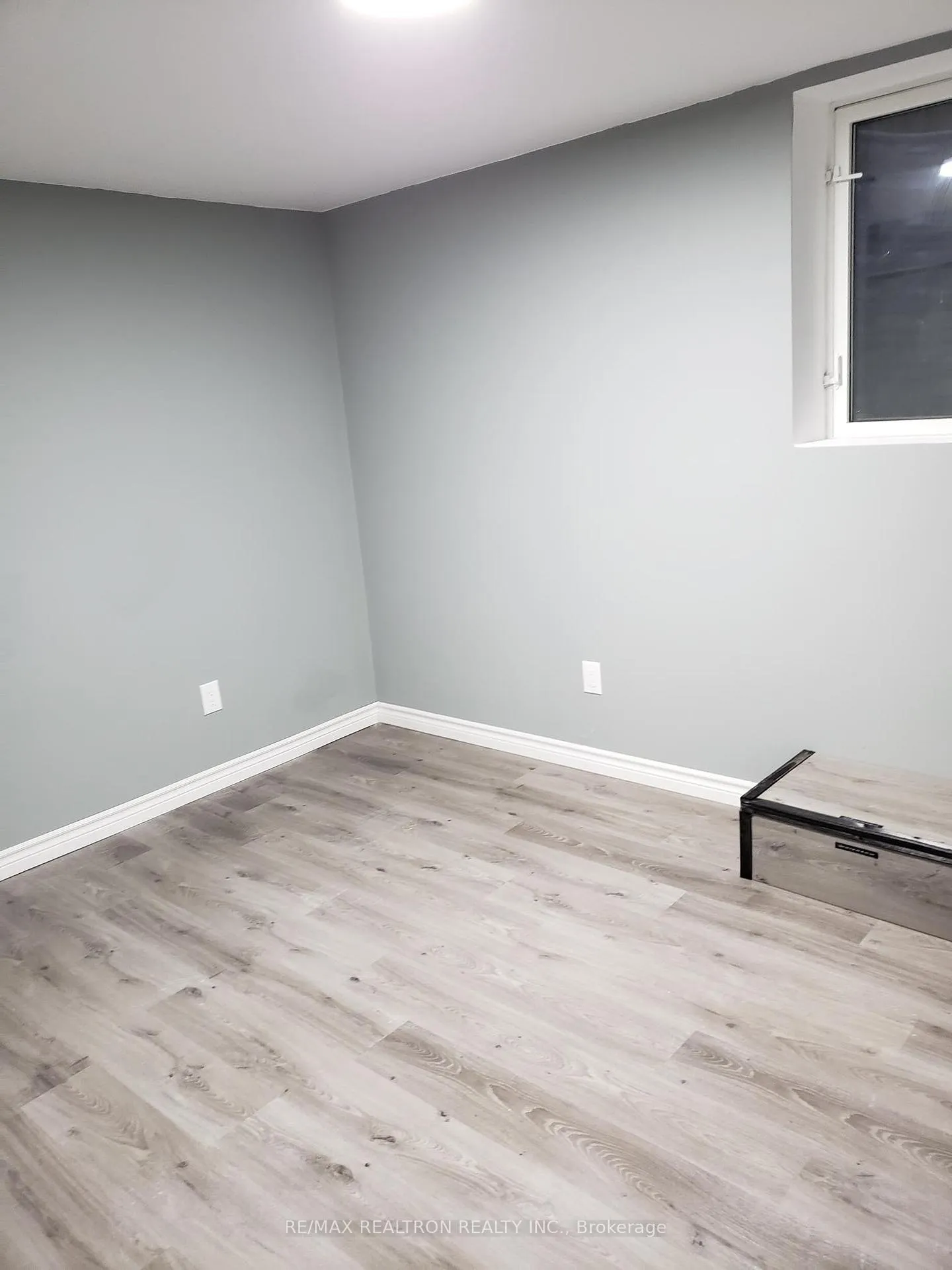 Photo 13 of 31 Carr Drive, Barrie, Letitia Heights — HOMEH
