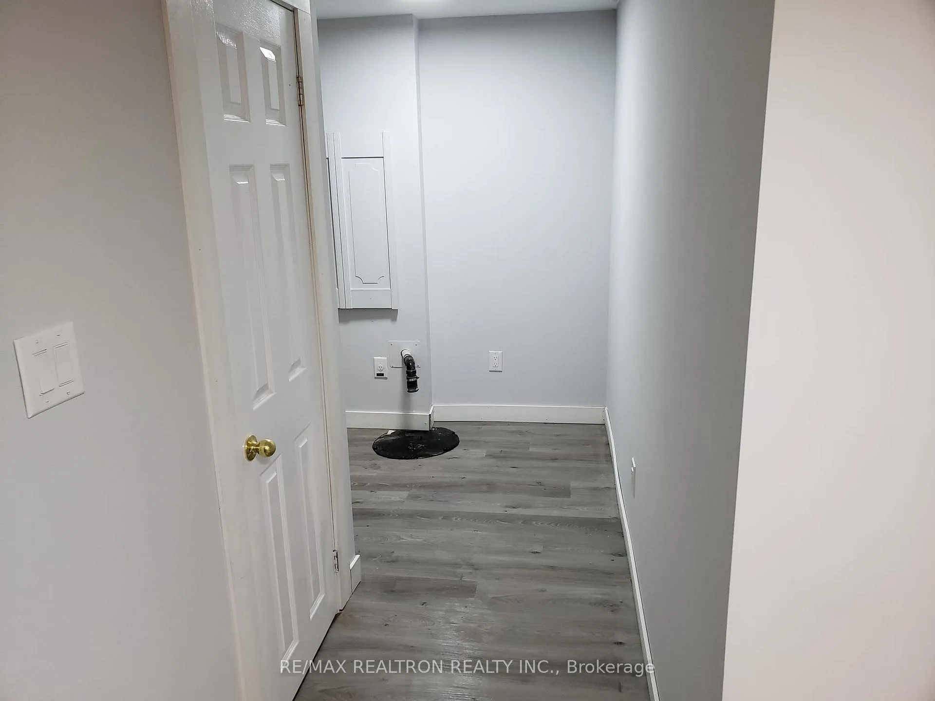 Photo 15 of 31 Carr Drive, Barrie, Letitia Heights — HOMEH