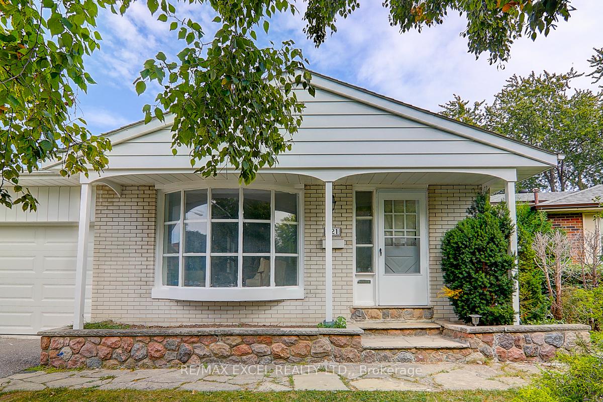 Photo 3 of 121 Amberjack Boulevard, Scarborough, Woburn — HOMEH