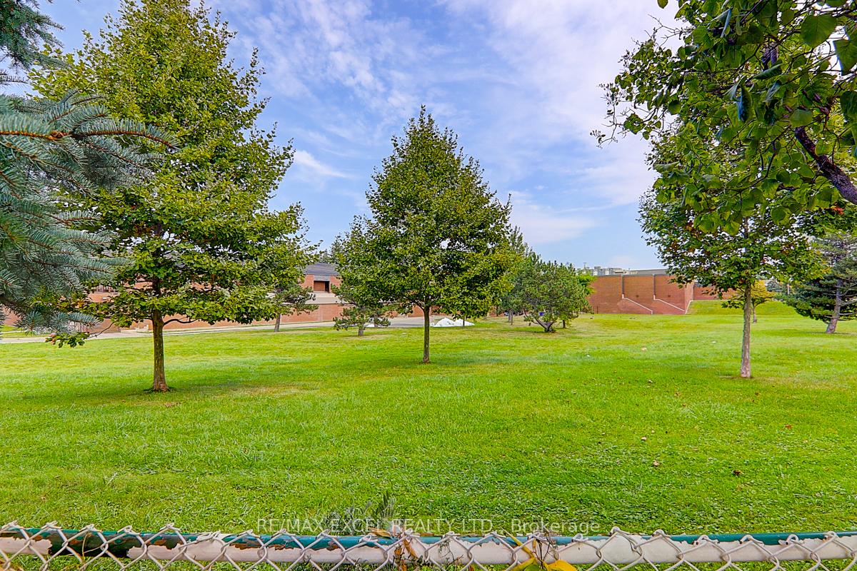 Photo 4 of 121 Amberjack Boulevard, Scarborough, Woburn — HOMEH