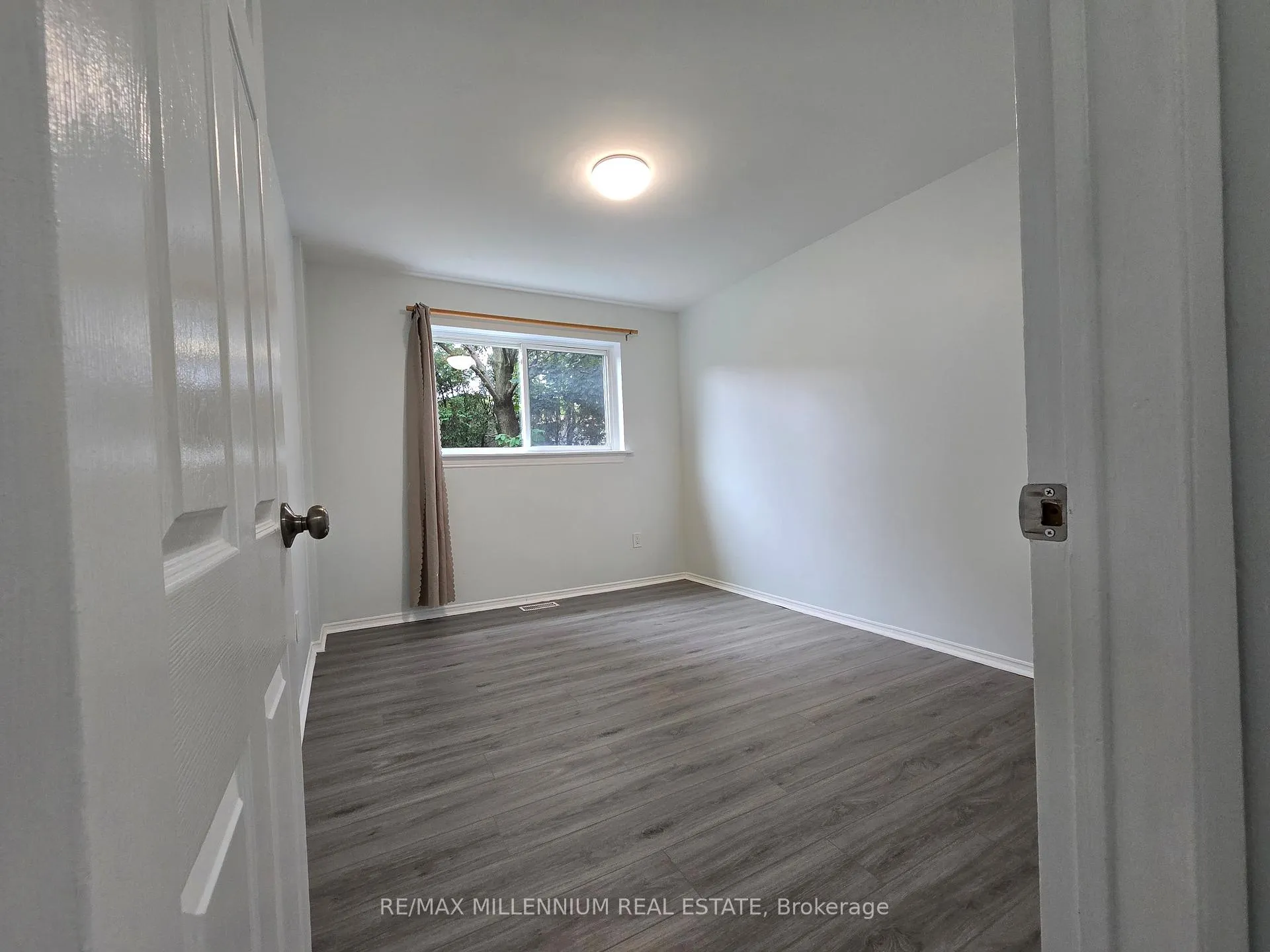 Photo 4 of Unit Bsmt, 144 Clarence Street, Brampton, Brampton East — HOMEH