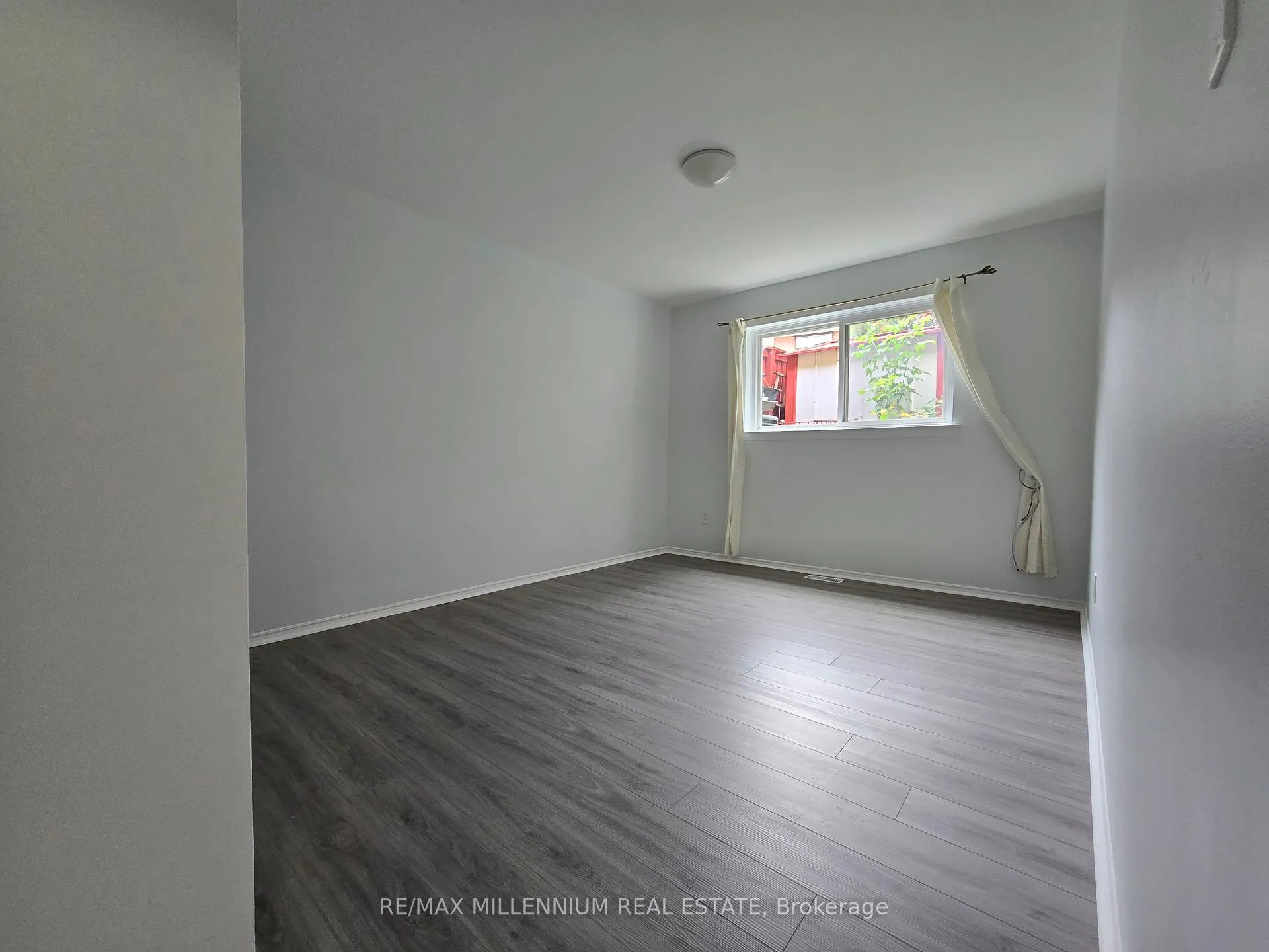 Photo 5 of Unit Bsmt, 144 Clarence Street, Brampton, Brampton East — HOMEH