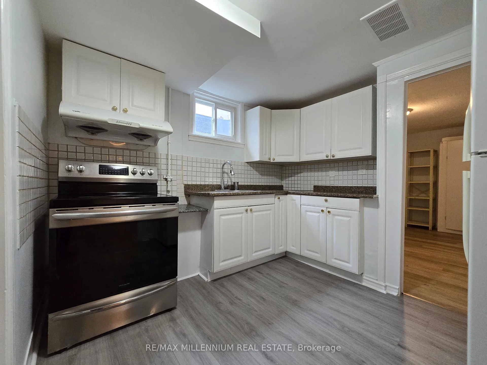 Photo 8 of Unit Bsmt, 144 Clarence Street, Brampton, Brampton East — HOMEH