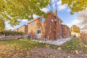 Photo 8 of 54 Richvale Drive, Brampton, Heart Lake East — HOMEH