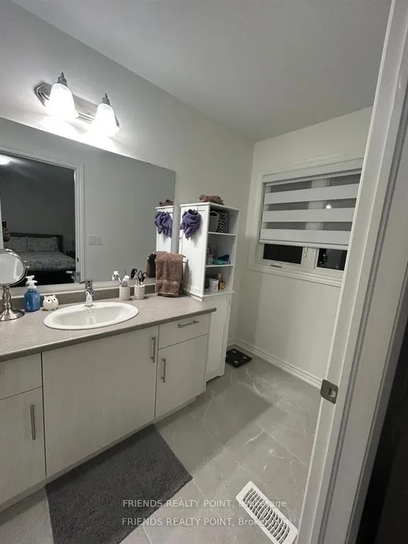 Photo 17 of 145 Shepherd Drive, Barrie, Rural Barrie Southeast — HOMEH