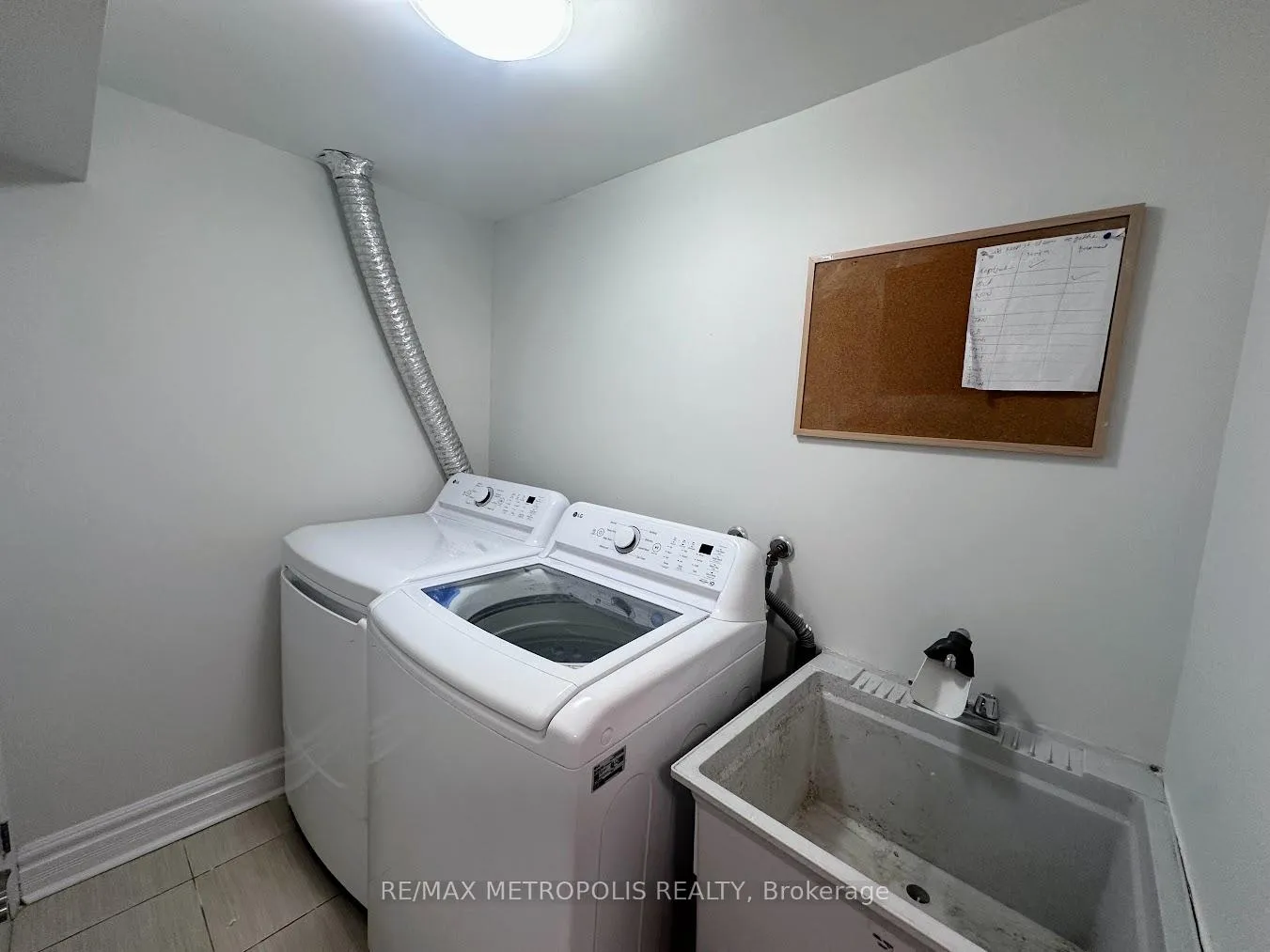 Photo 3 of Unit BSMT, 29 Alanbury Crescent, Scarborough, Woburn — HOMEH