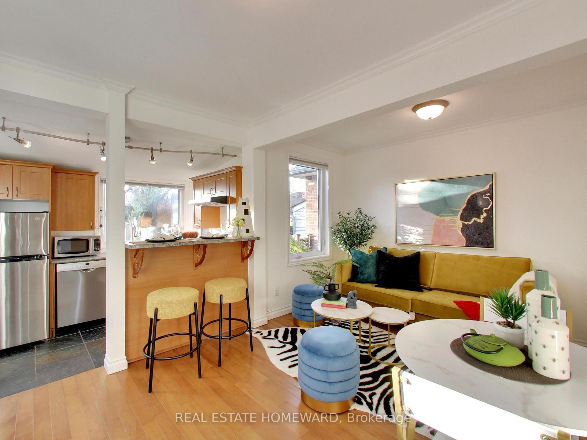 Photo 1 of 186 Chisholm Avenue, Toronto, Woodbine-Lumsden — HOMEH