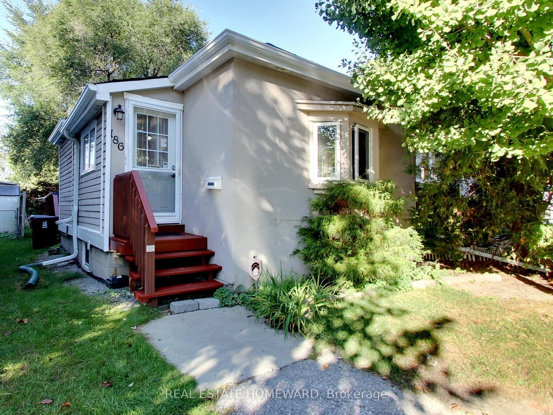 Photo 4 of 186 Chisholm Avenue, Toronto, Woodbine-Lumsden — HOMEH