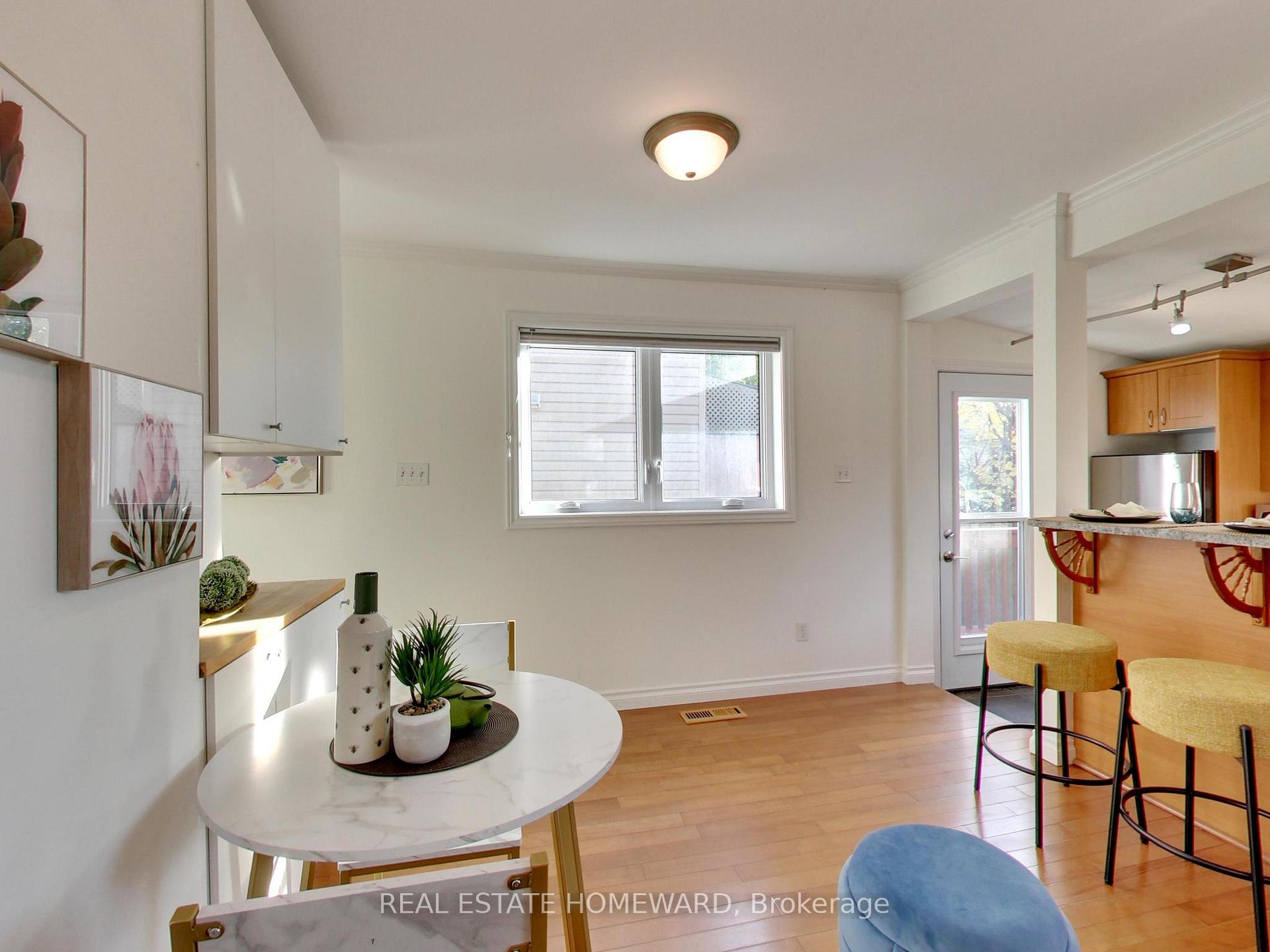 Photo 11 of 186 Chisholm Avenue, Toronto, Woodbine-Lumsden — HOMEH