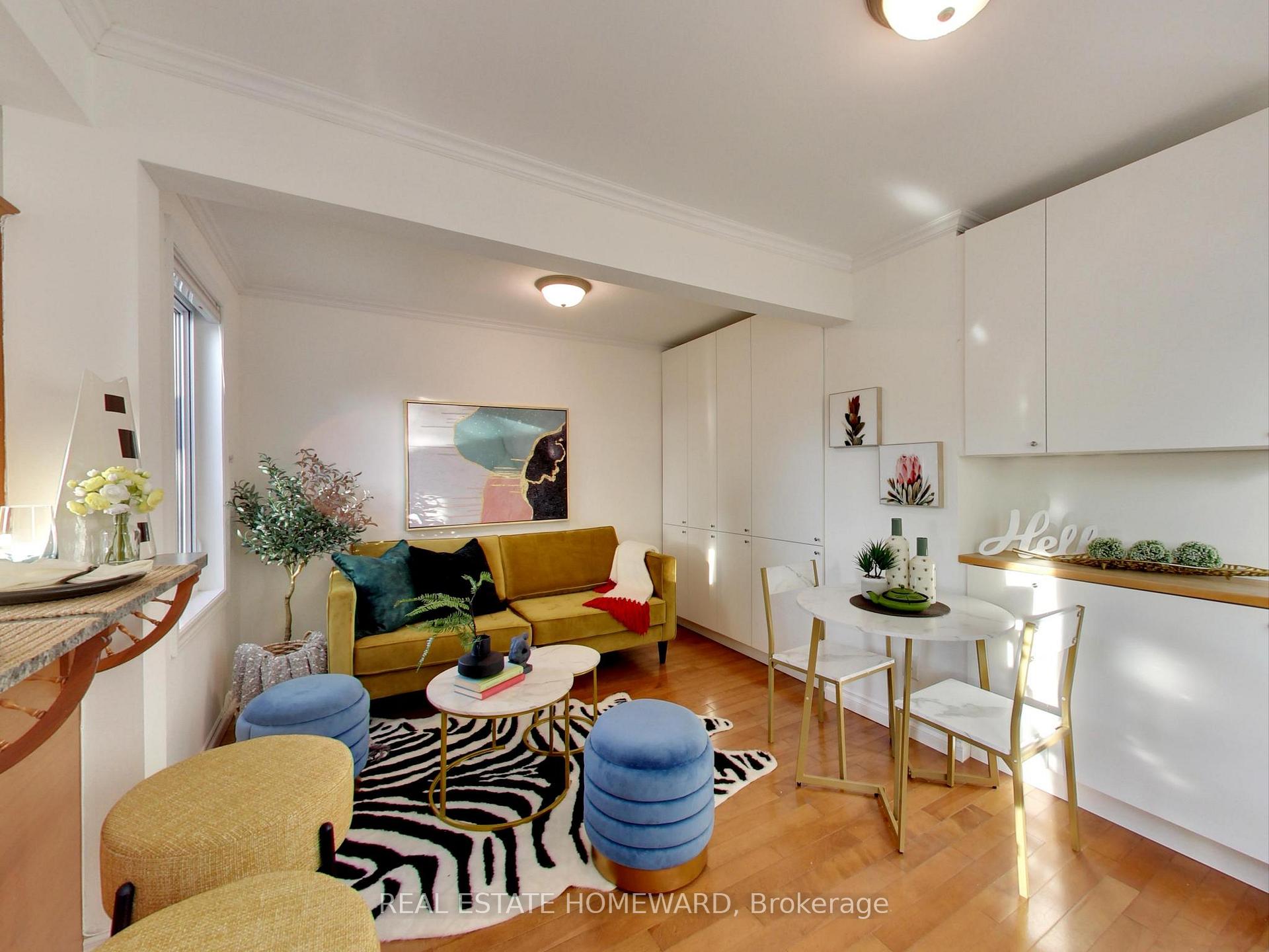 Photo 12 of 186 Chisholm Avenue, Toronto, Woodbine-Lumsden — HOMEH