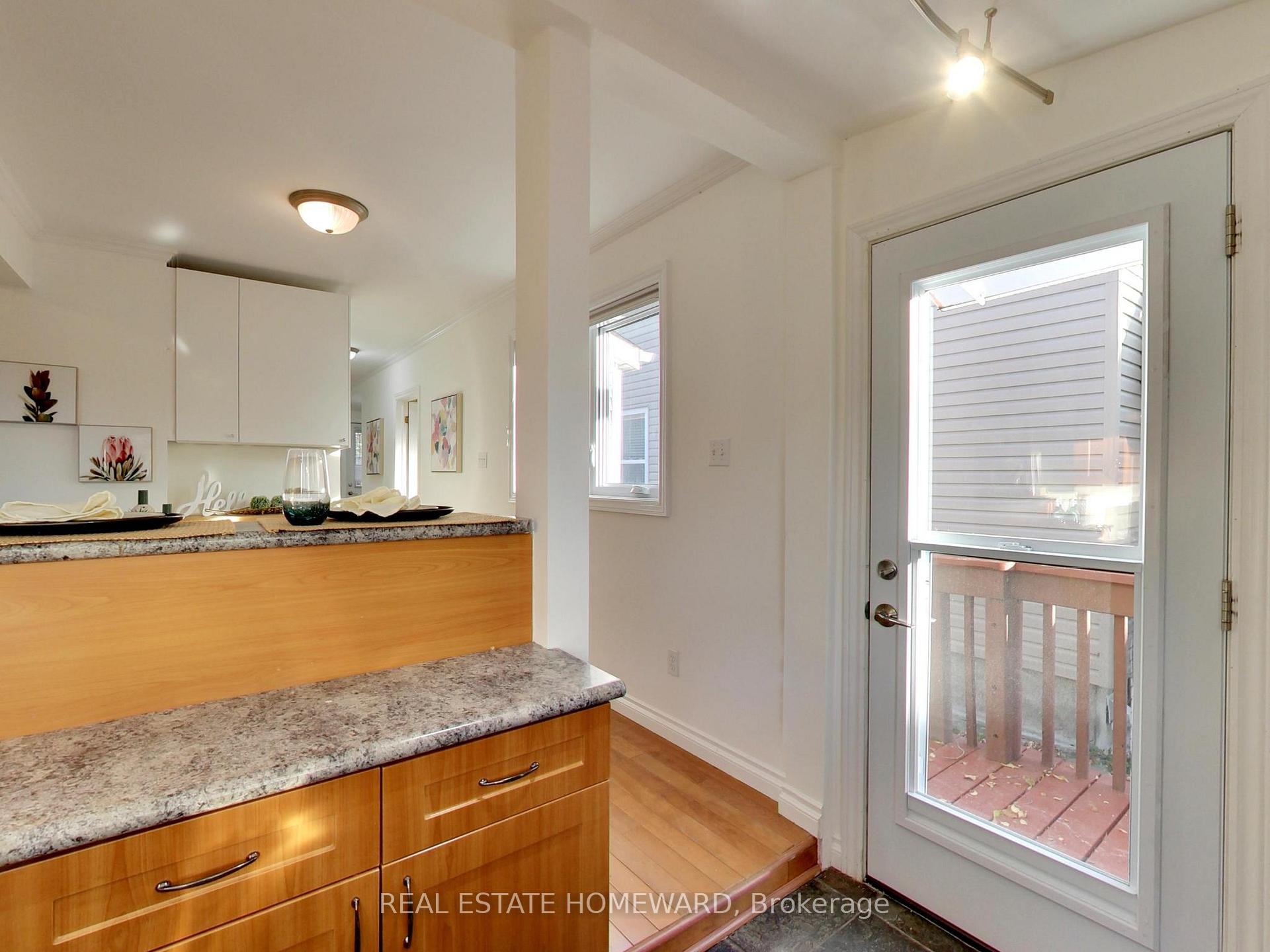 Photo 15 of 186 Chisholm Avenue, Toronto, Woodbine-Lumsden — HOMEH