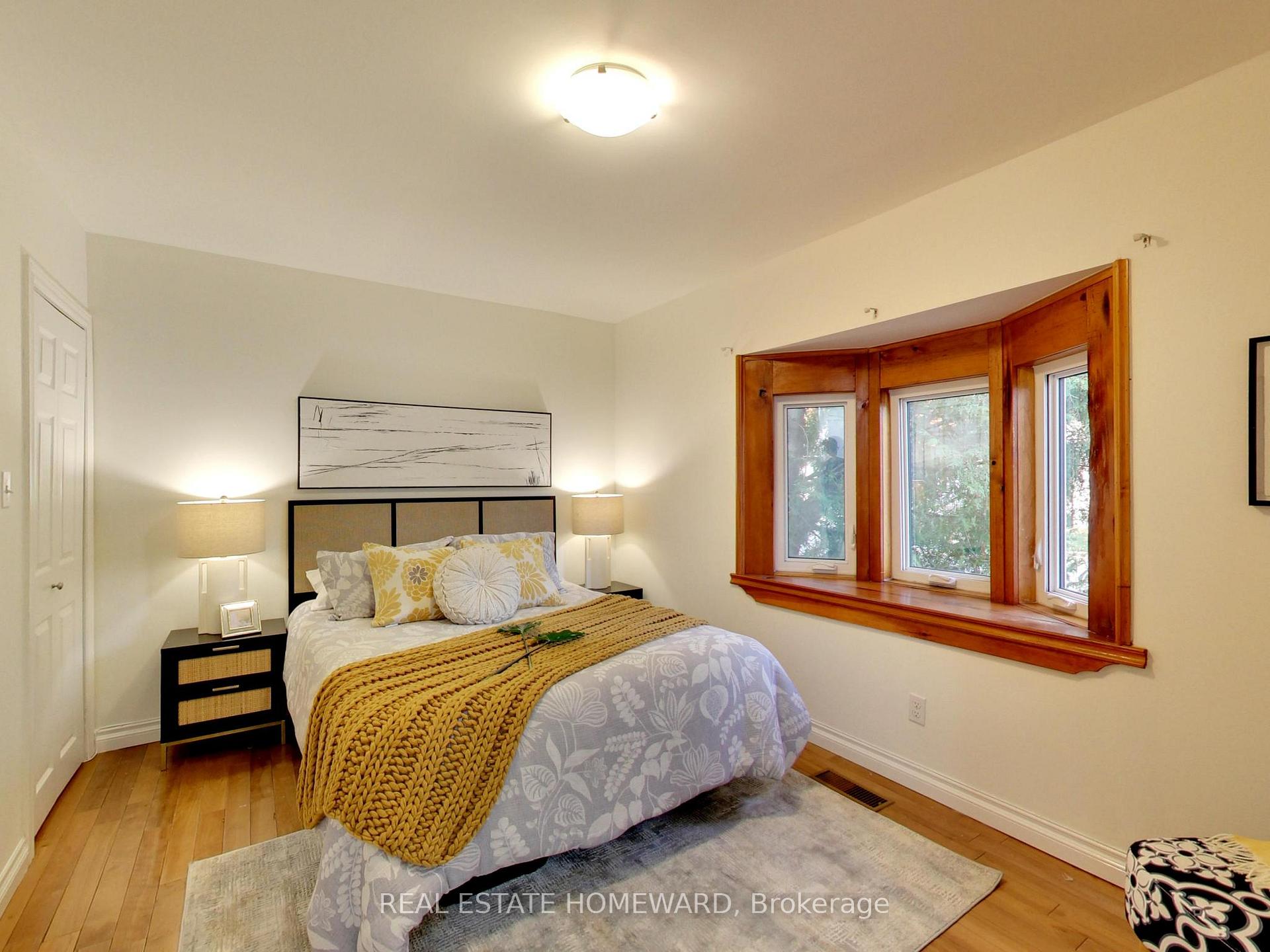 Photo 17 of 186 Chisholm Avenue, Toronto, Woodbine-Lumsden — HOMEH