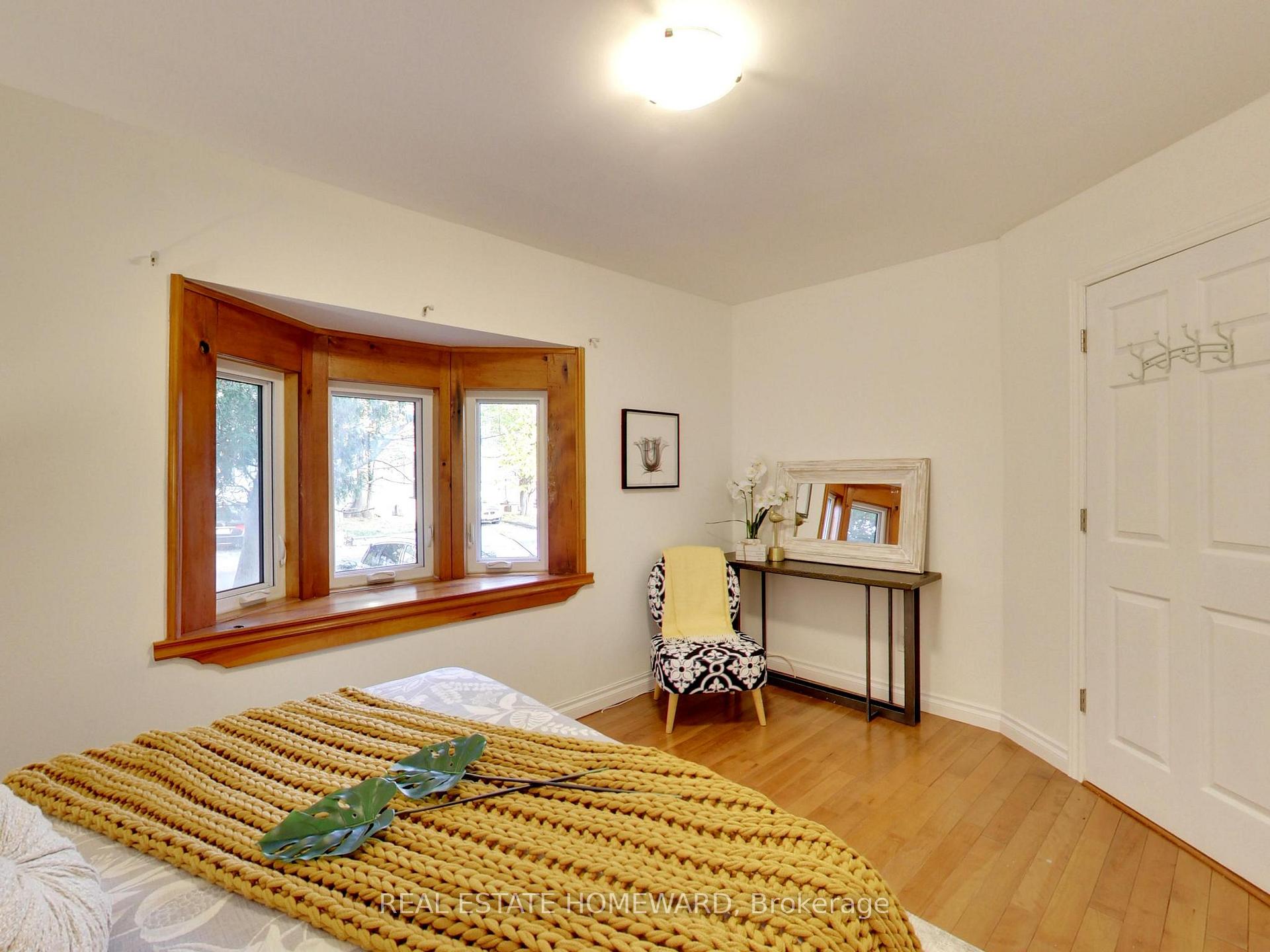Photo 20 of 186 Chisholm Avenue, Toronto, Woodbine-Lumsden — HOMEH