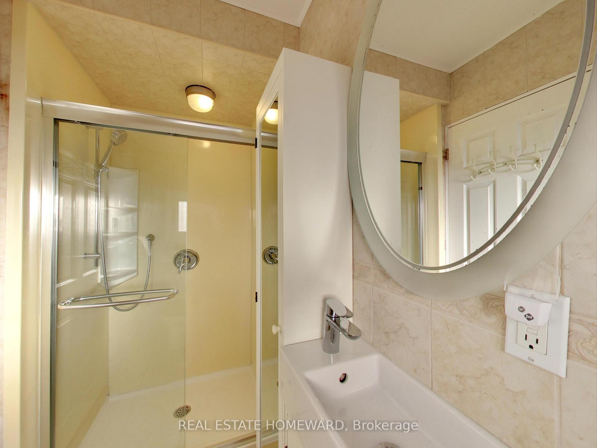 Photo 25 of 186 Chisholm Avenue, Toronto, Woodbine-Lumsden — HOMEH