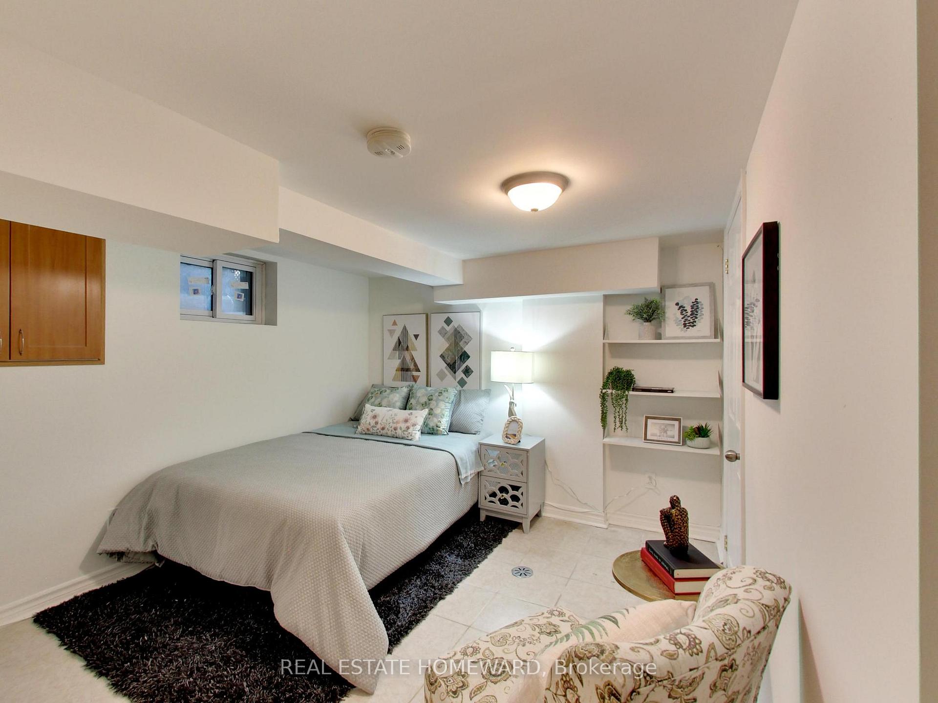 Photo 26 of 186 Chisholm Avenue, Toronto, Woodbine-Lumsden — HOMEH
