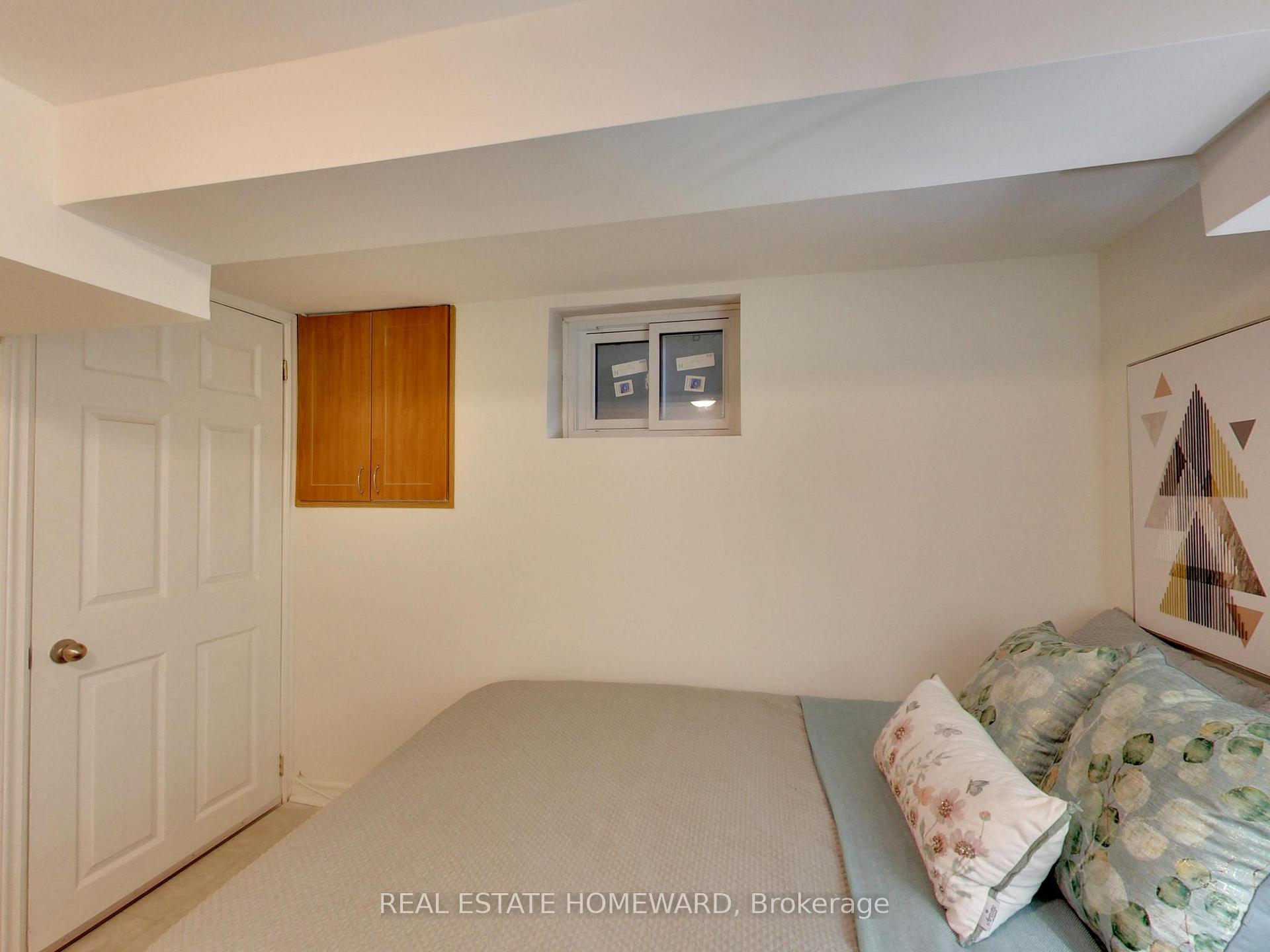 Photo 29 of 186 Chisholm Avenue, Toronto, Woodbine-Lumsden — HOMEH