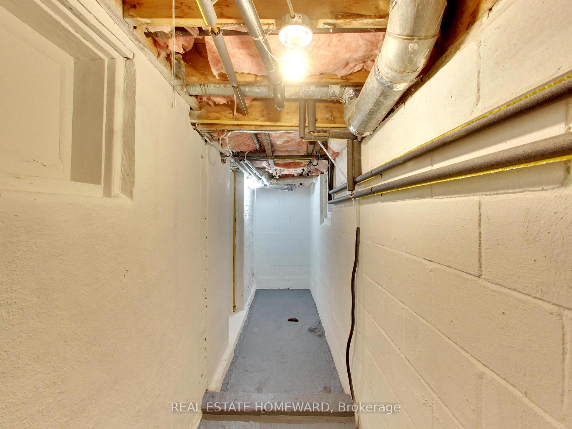 Photo 33 of 186 Chisholm Avenue, Toronto, Woodbine-Lumsden — HOMEH