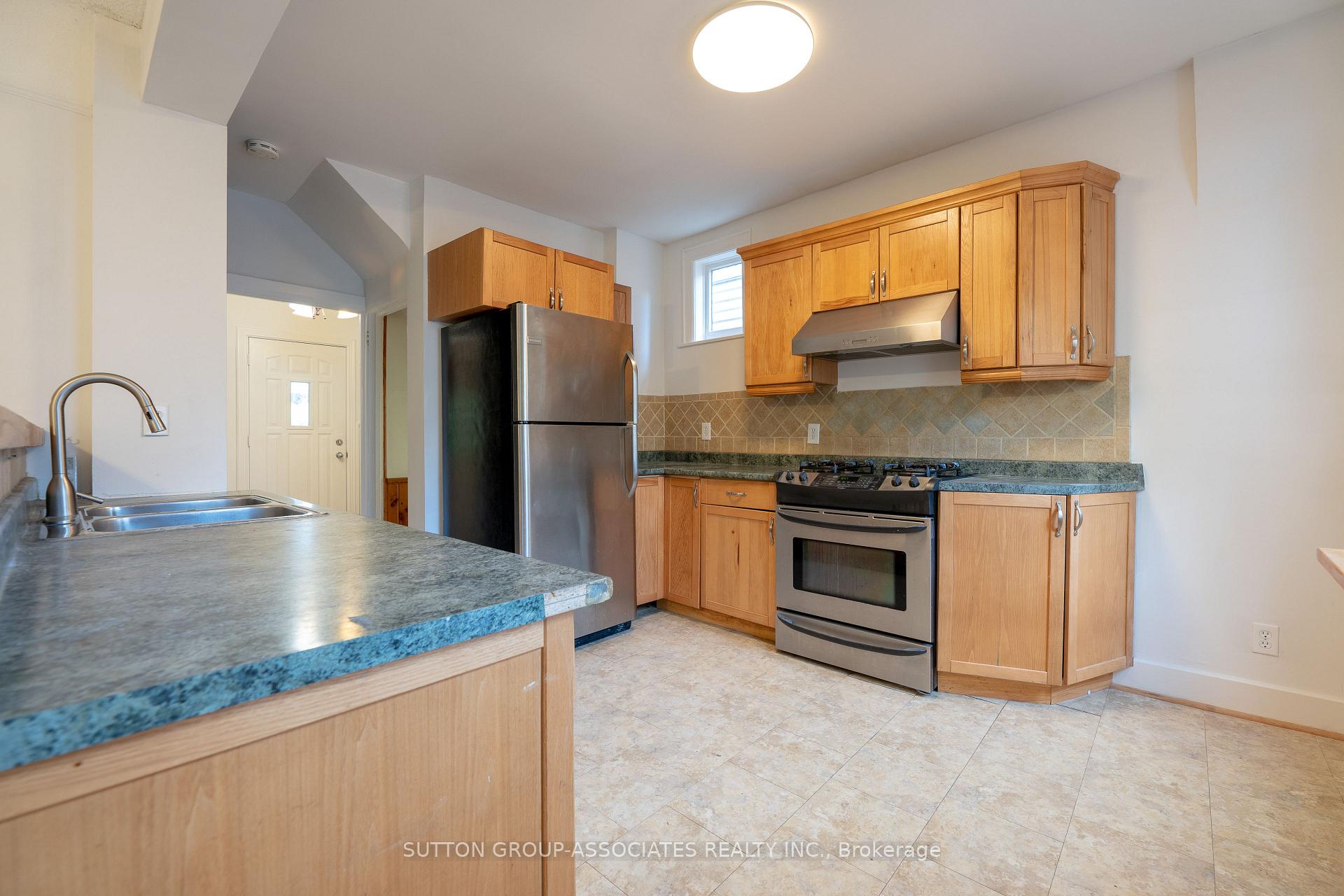 Photo 7 of 120 Maplewood Avenue, Toronto, Humewood-Cedarvale — HOMEH