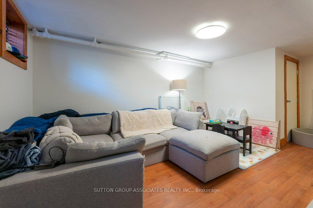 Photo 18 of 120 Maplewood Avenue, Toronto, Humewood-Cedarvale — HOMEH