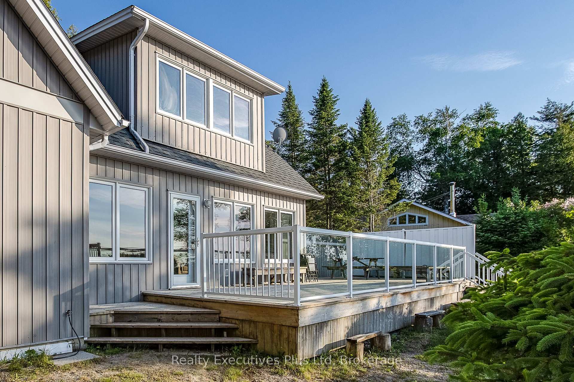 Photo 8 of 29 Iroquois Crescent, Tiny, Rural Tiny — HOMEH