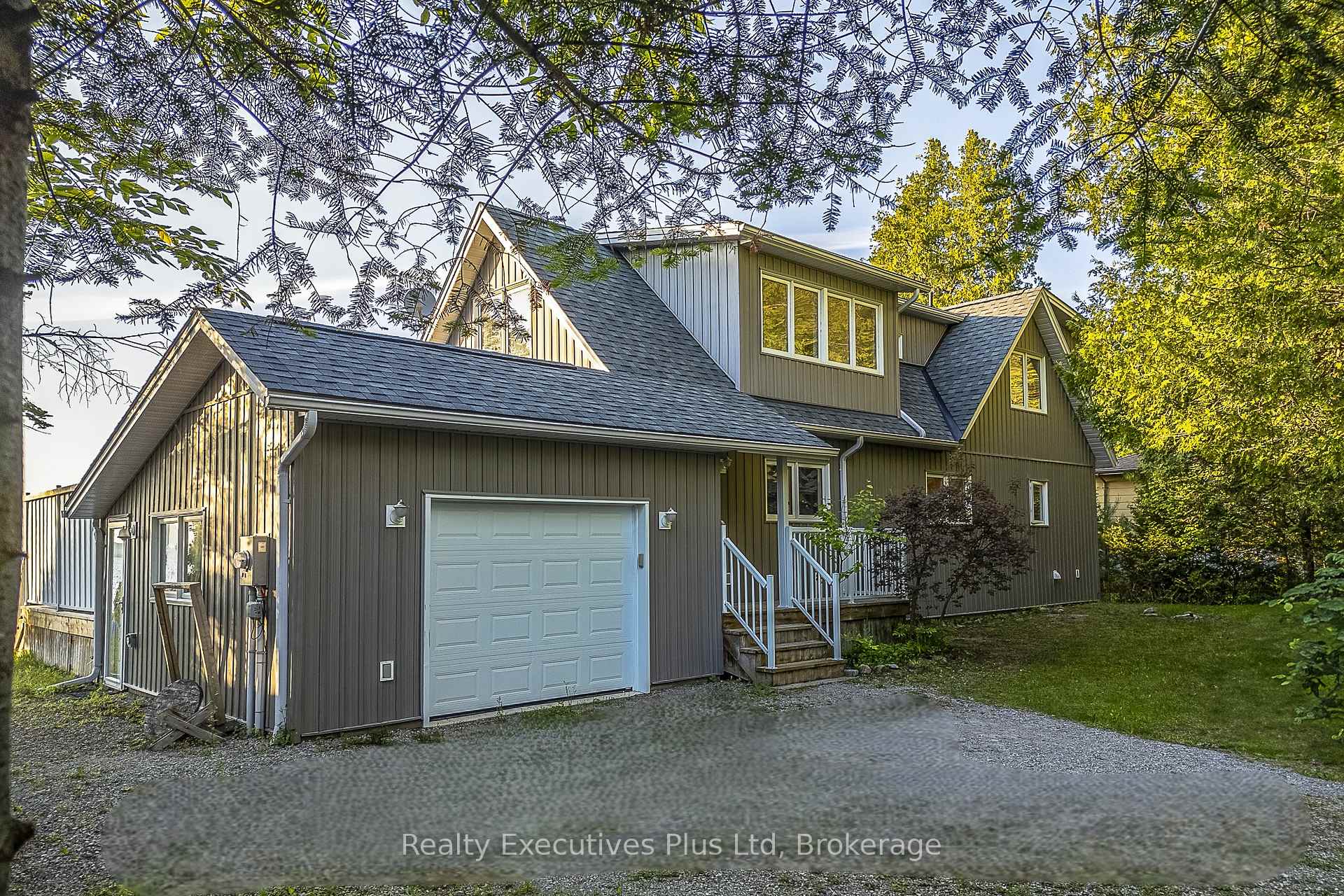 Photo 11 of 29 Iroquois Crescent, Tiny, Rural Tiny — HOMEH