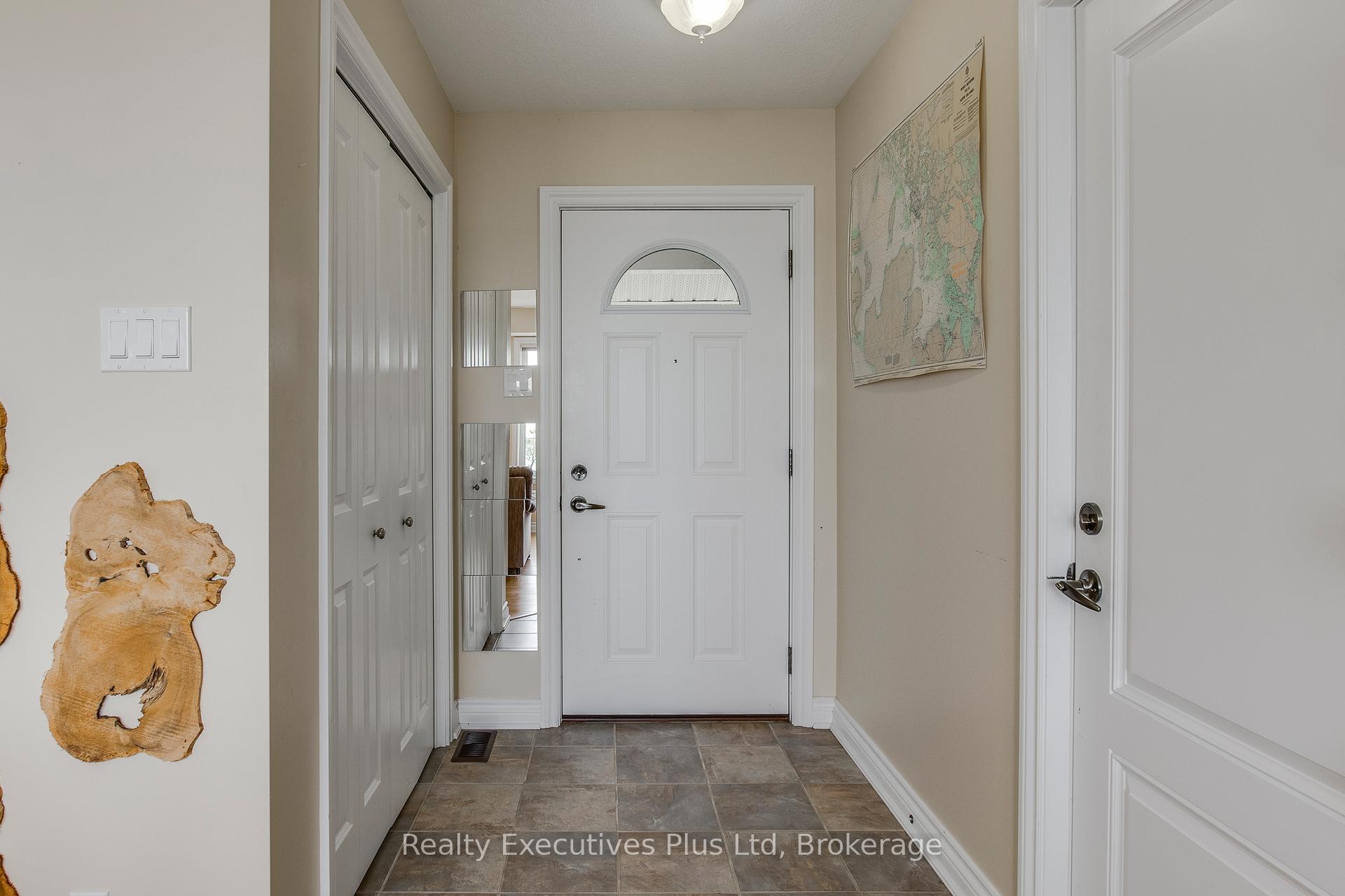 Photo 12 of 29 Iroquois Crescent, Tiny, Rural Tiny — HOMEH