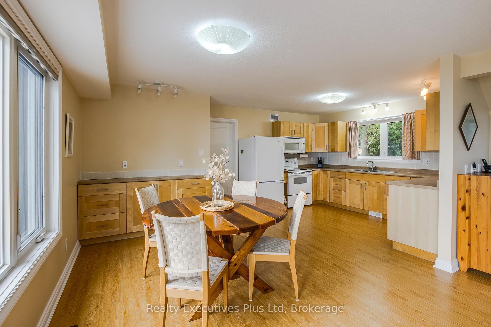 Photo 15 of 29 Iroquois Crescent, Tiny, Rural Tiny — HOMEH