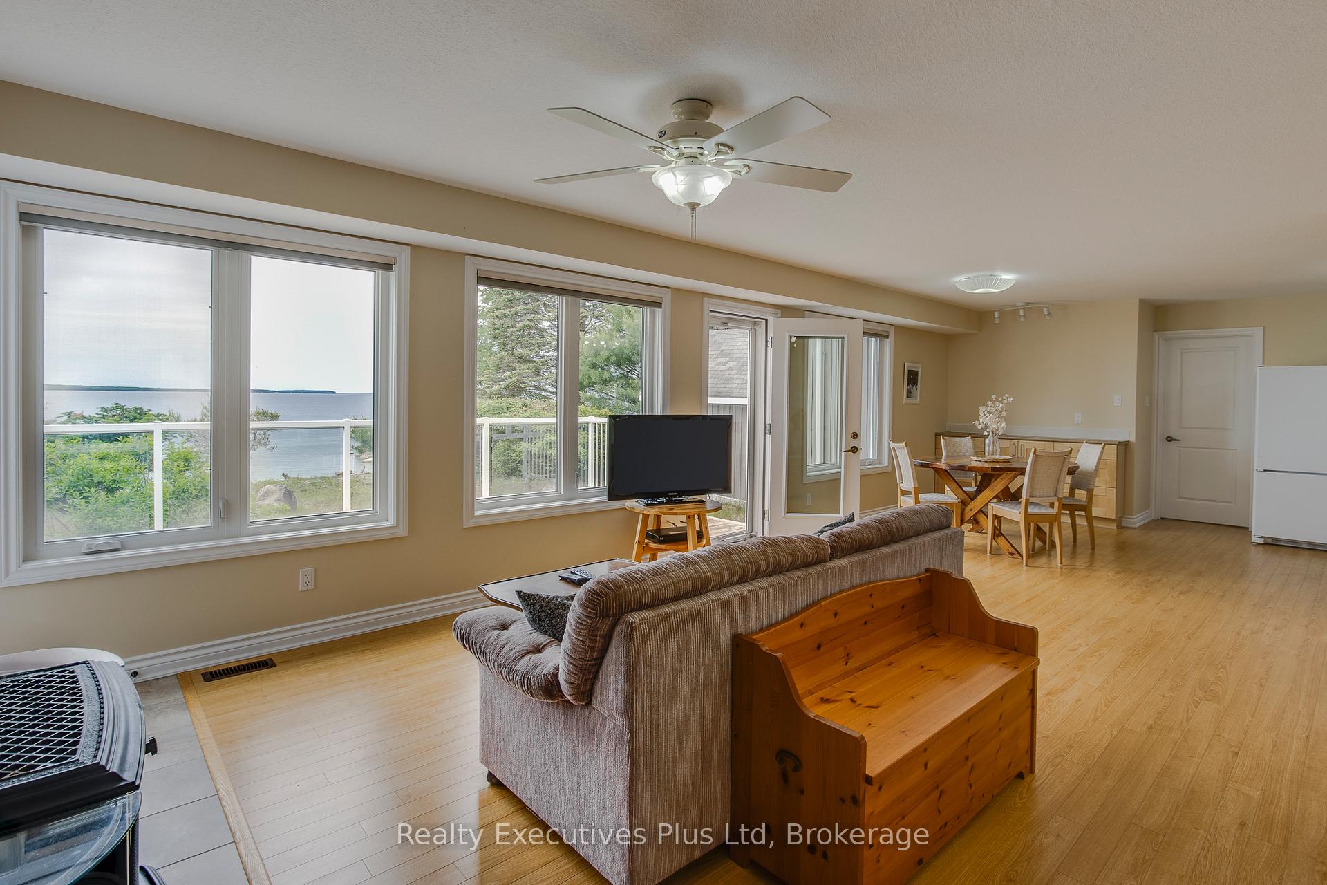 Photo 18 of 29 Iroquois Crescent, Tiny, Rural Tiny — HOMEH