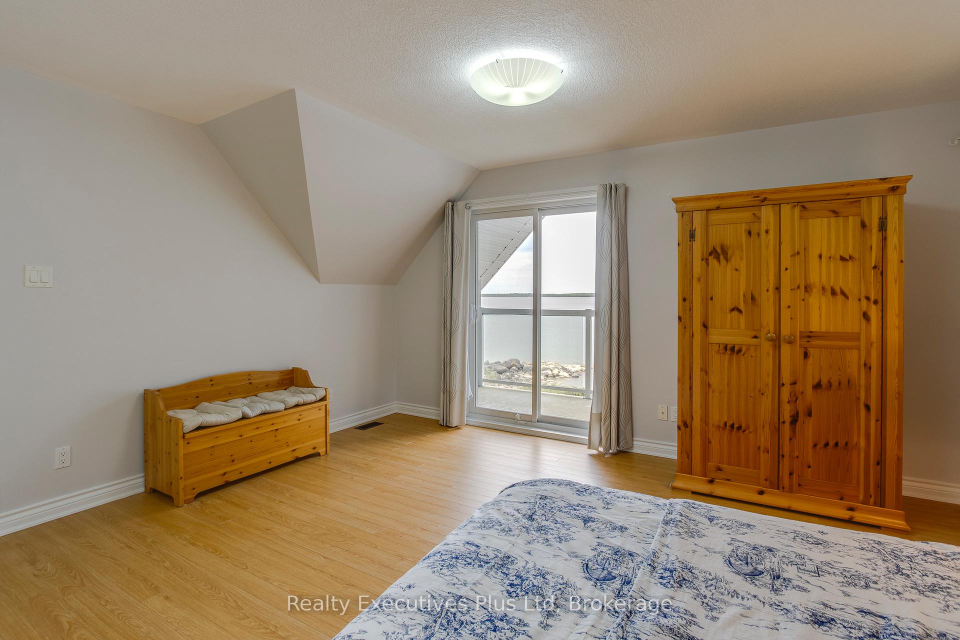 Photo 24 of 29 Iroquois Crescent, Tiny, Rural Tiny — HOMEH