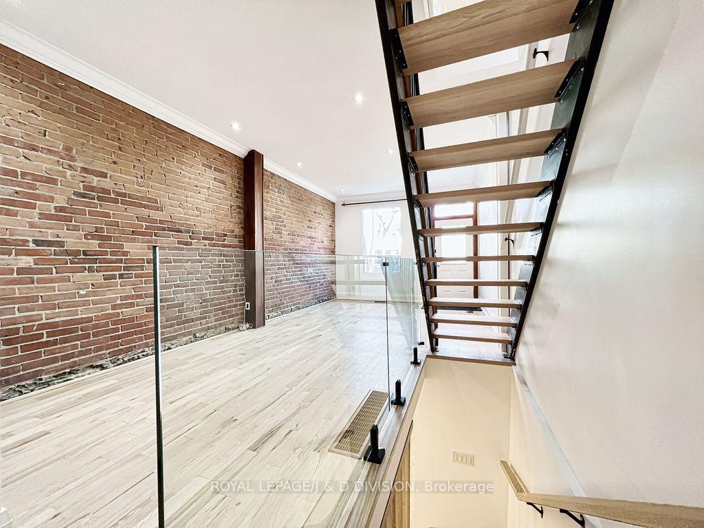 Photo 6 of 92 Massey Street, Toronto, Niagara — HOMEH