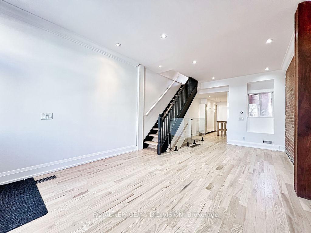 Photo 8 of 92 Massey Street, Toronto, Niagara — HOMEH