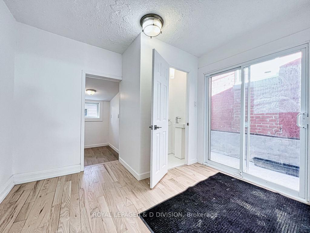 Photo 14 of 92 Massey Street, Toronto, Niagara — HOMEH