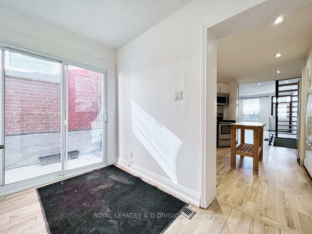 Photo 18 of 92 Massey Street, Toronto, Niagara — HOMEH