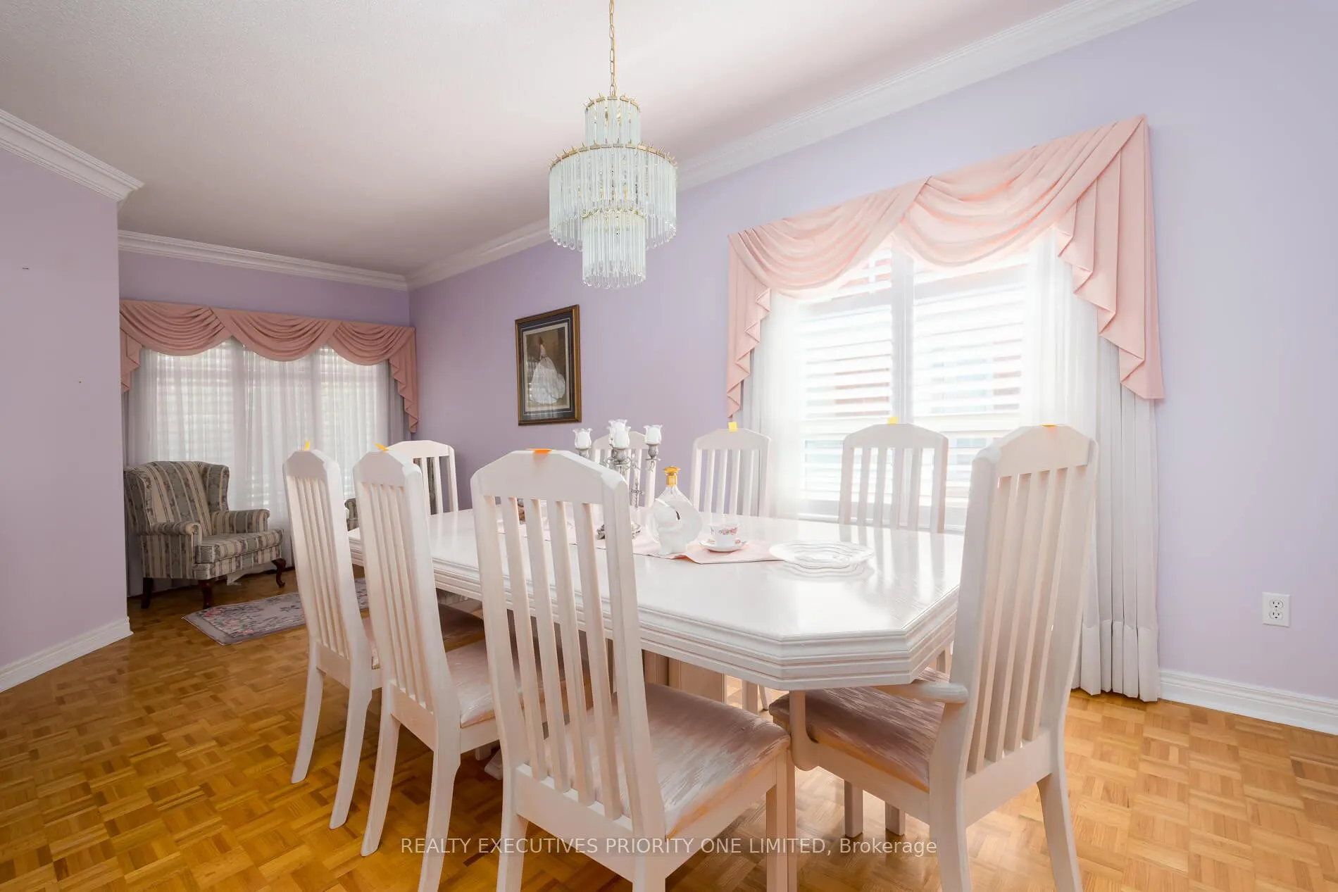 Photo 7 of 64 Brasswinds Court, Vaughan, West Woodbridge — HOMEH