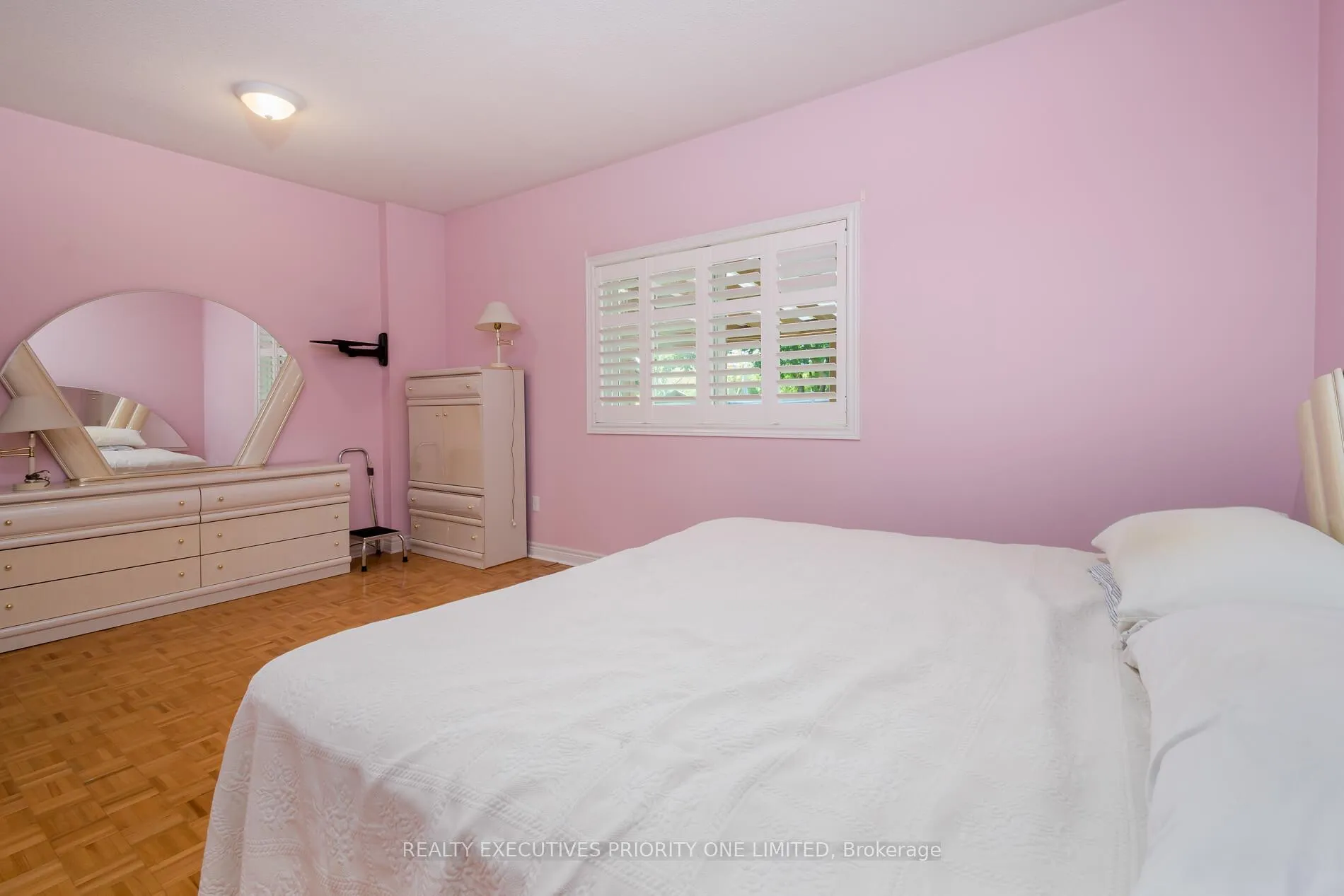 Photo 17 of 64 Brasswinds Court, Vaughan, West Woodbridge — HOMEH