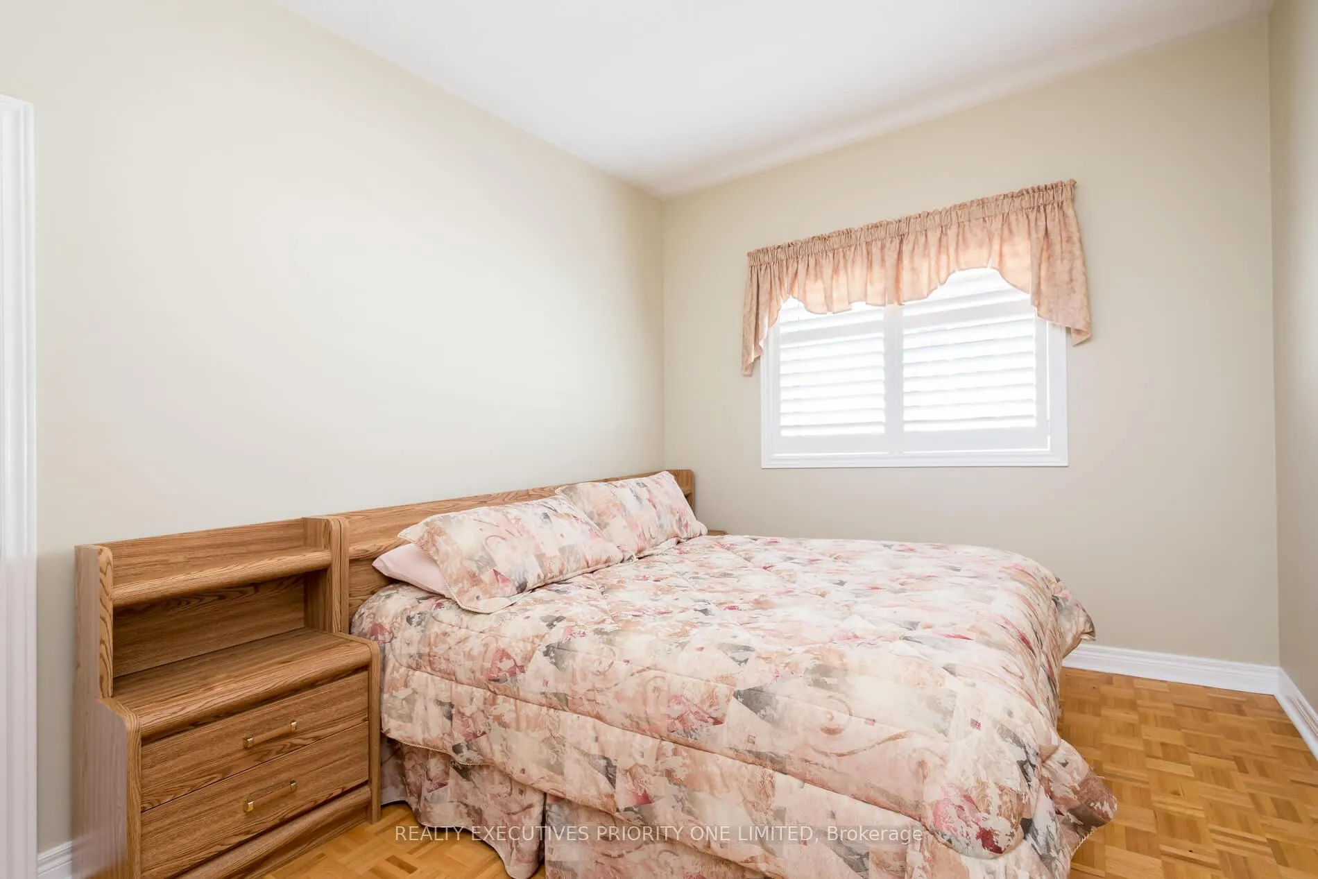 Photo 19 of 64 Brasswinds Court, Vaughan, West Woodbridge — HOMEH