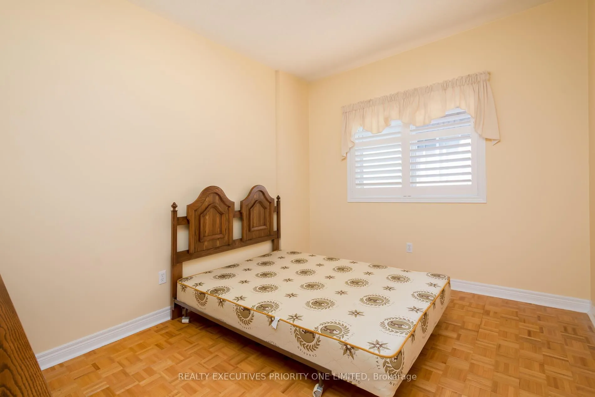 Photo 20 of 64 Brasswinds Court, Vaughan, West Woodbridge — HOMEH