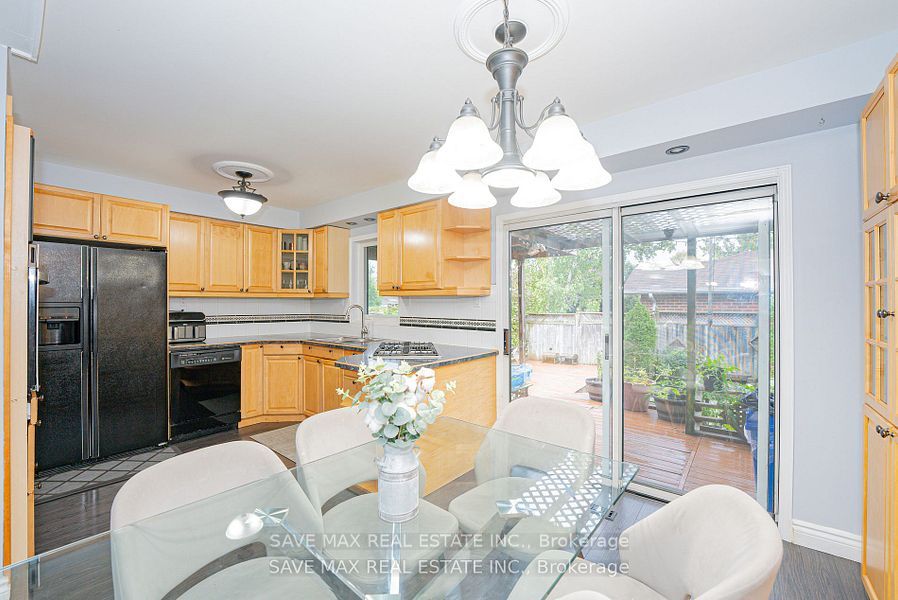 Photo 54 of 181 Sunforest Drive, Brampton, Heart Lake West — HOMEH