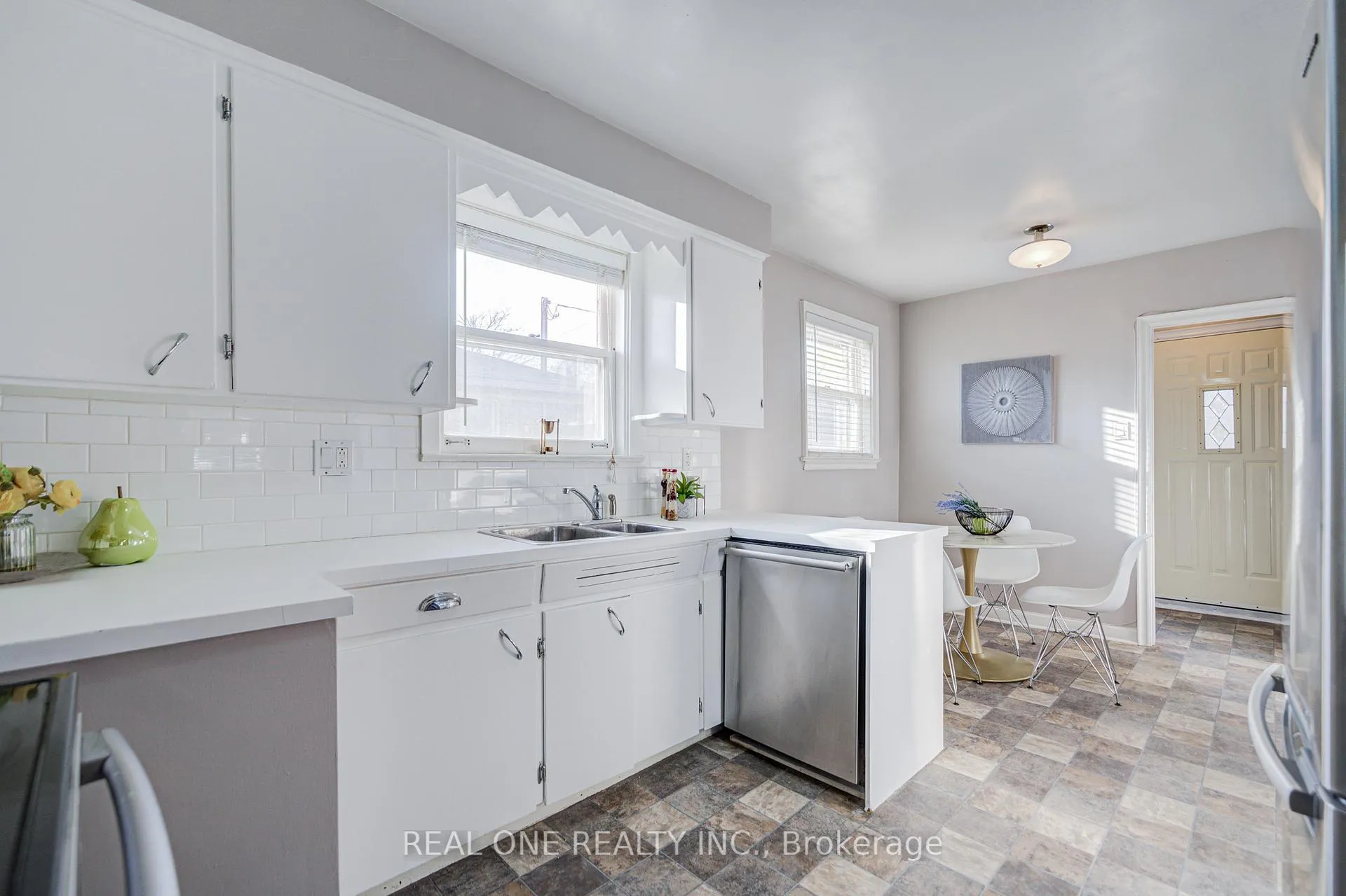 Photo 14 of 73 Farmbrook Road, Scarborough, Woburn — HOMEH