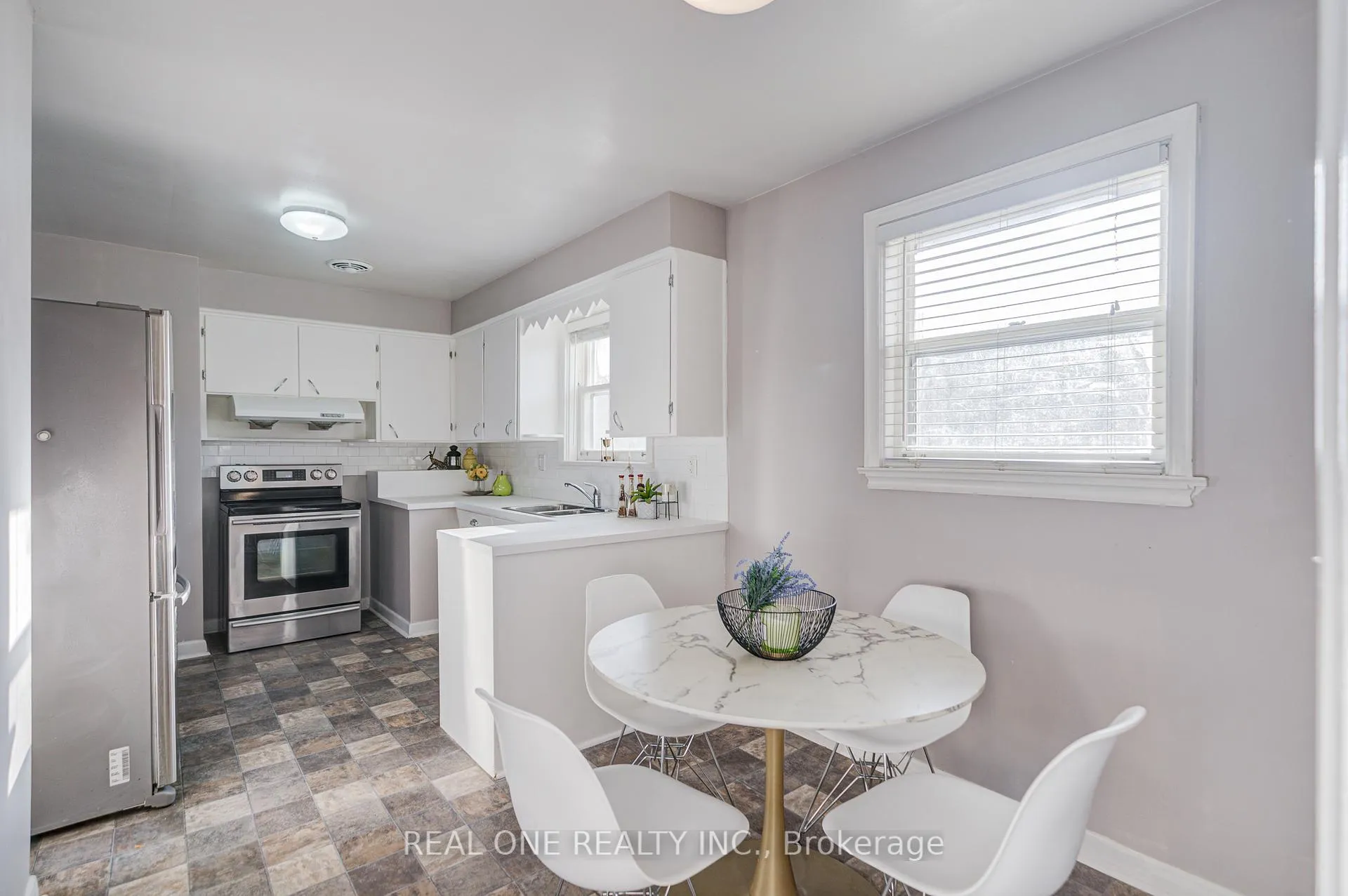Photo 16 of 73 Farmbrook Road, Scarborough, Woburn — HOMEH