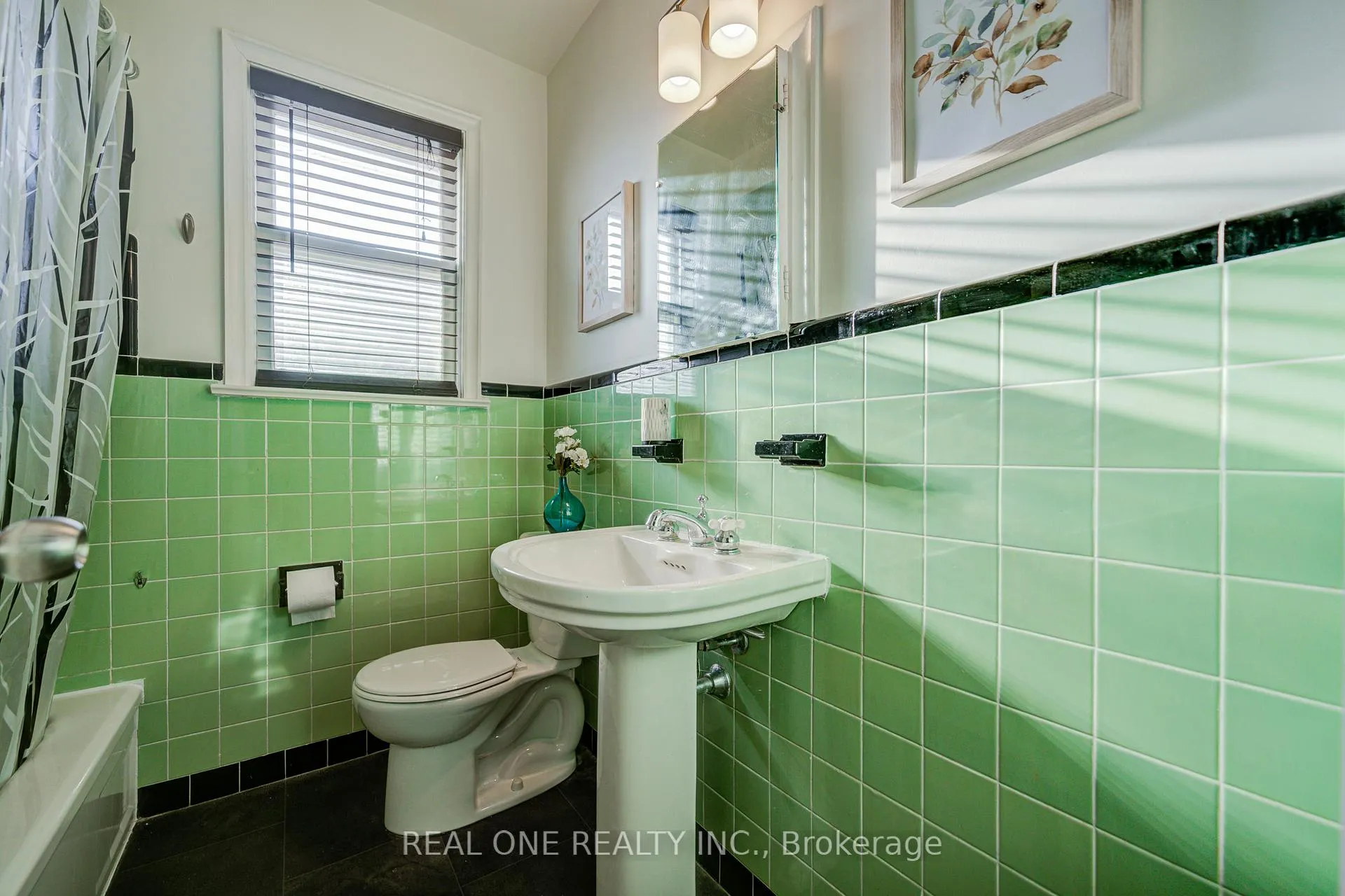 Photo 25 of 73 Farmbrook Road, Scarborough, Woburn — HOMEH