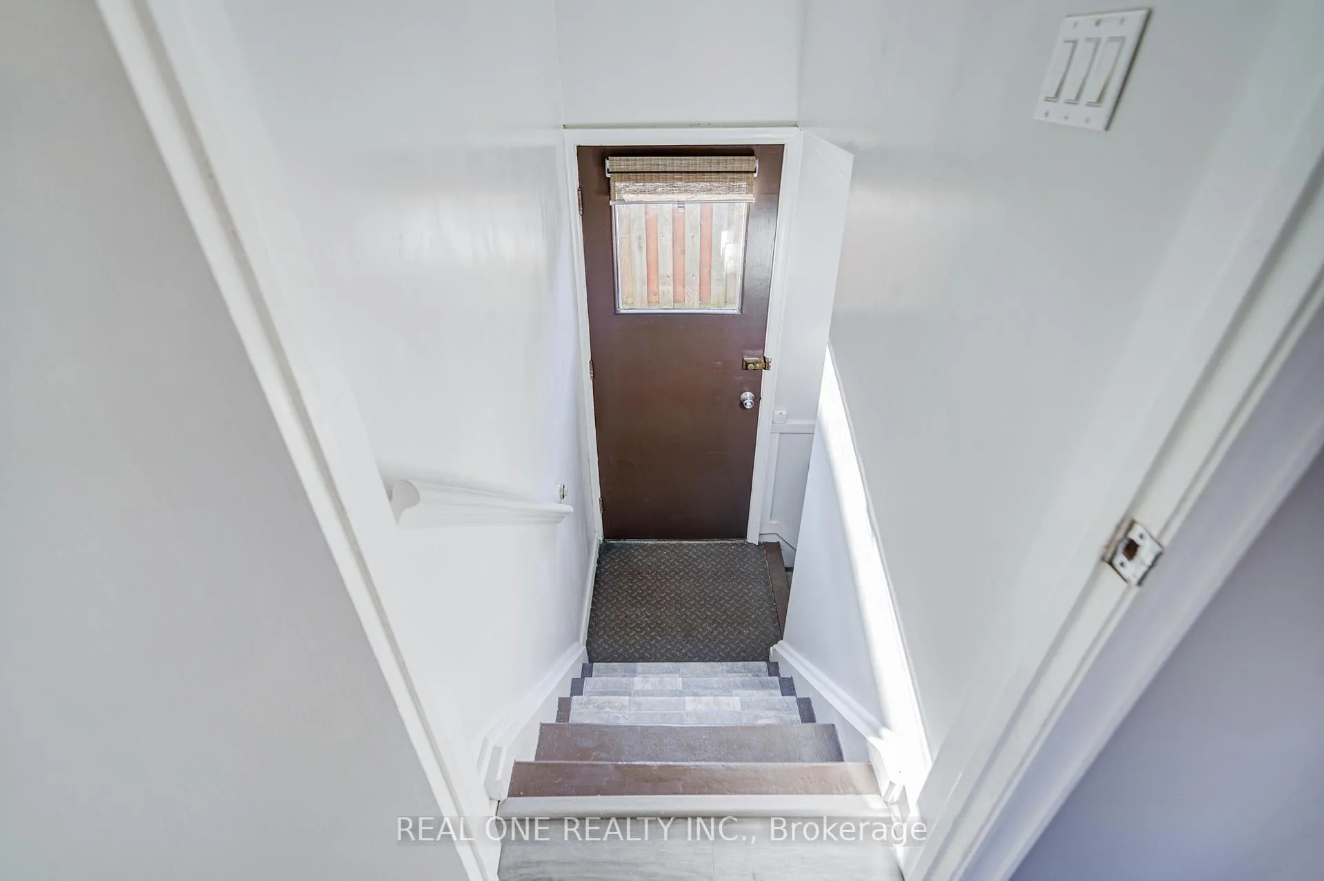 Photo 26 of 73 Farmbrook Road, Scarborough, Woburn — HOMEH