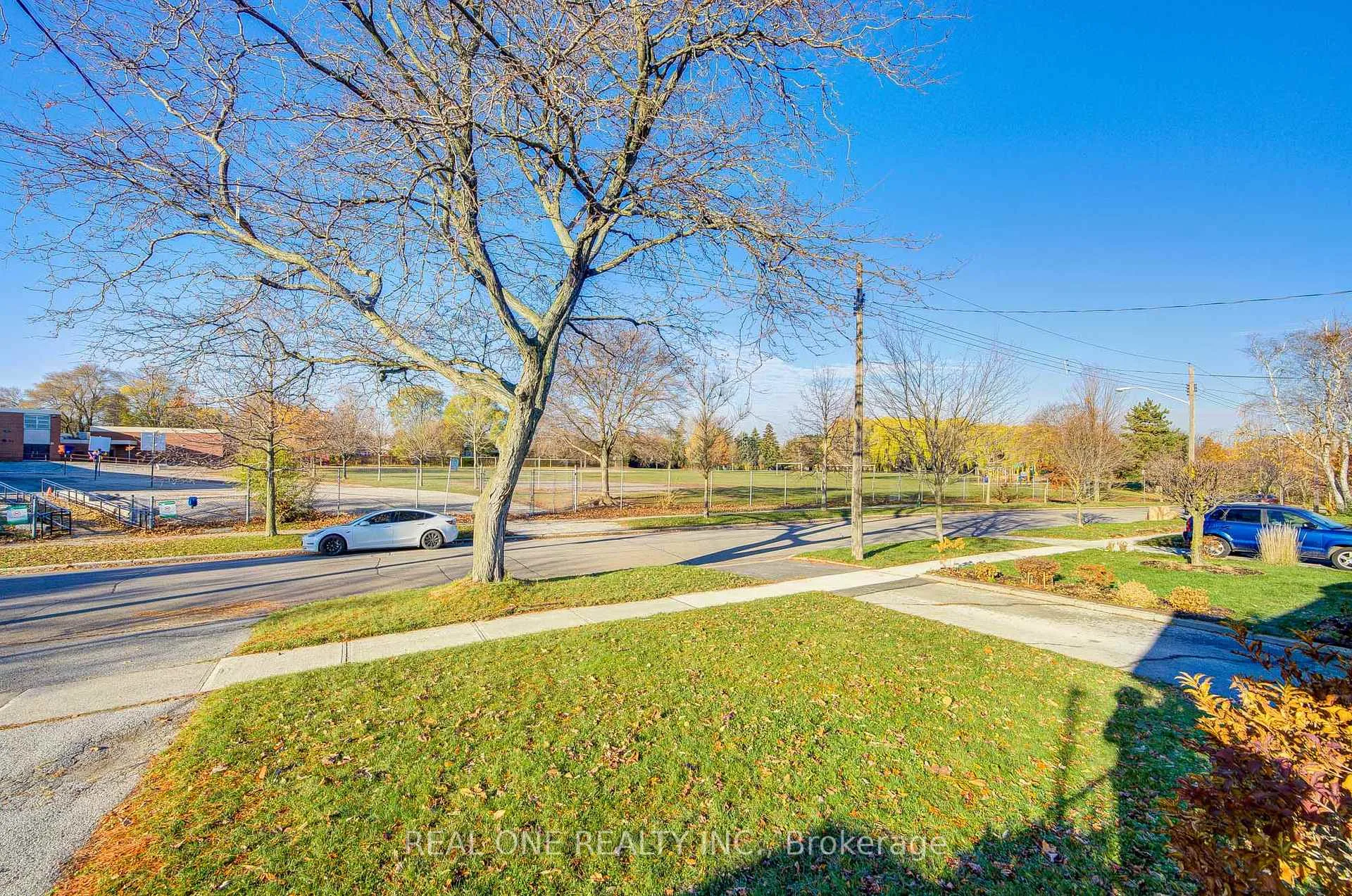 Photo 41 of 73 Farmbrook Road, Scarborough, Woburn — HOMEH