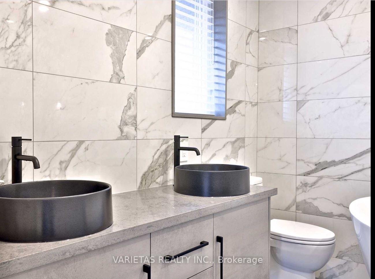 Photo 8 of Unit 2F, 62 Elmsthorpe Avenue, Toronto, Forest Hill South — HOMEH