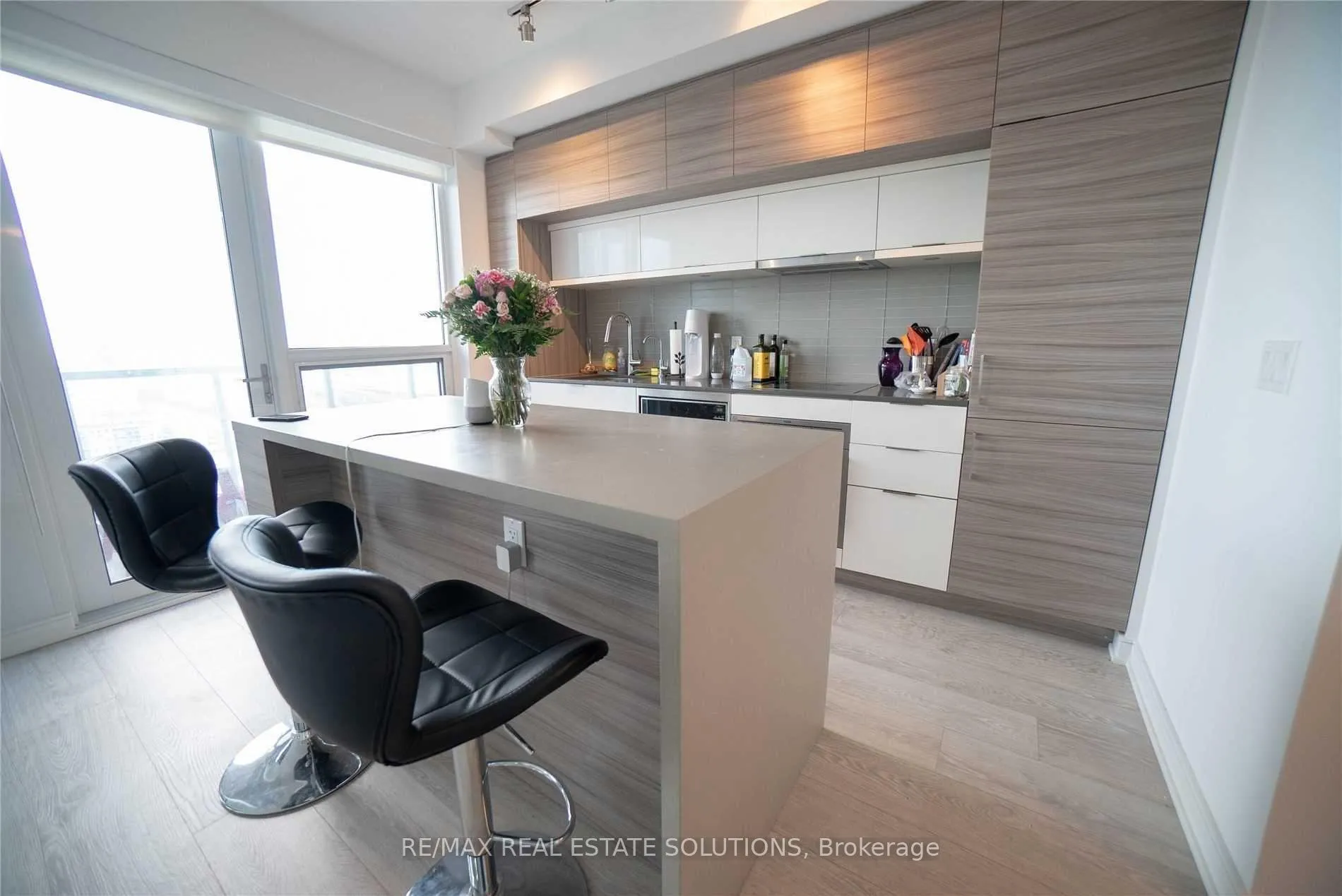 Photo 4 of Unit 2306, 88 Scott Street, Toronto, Church-Yonge Corridor — HOMEH
