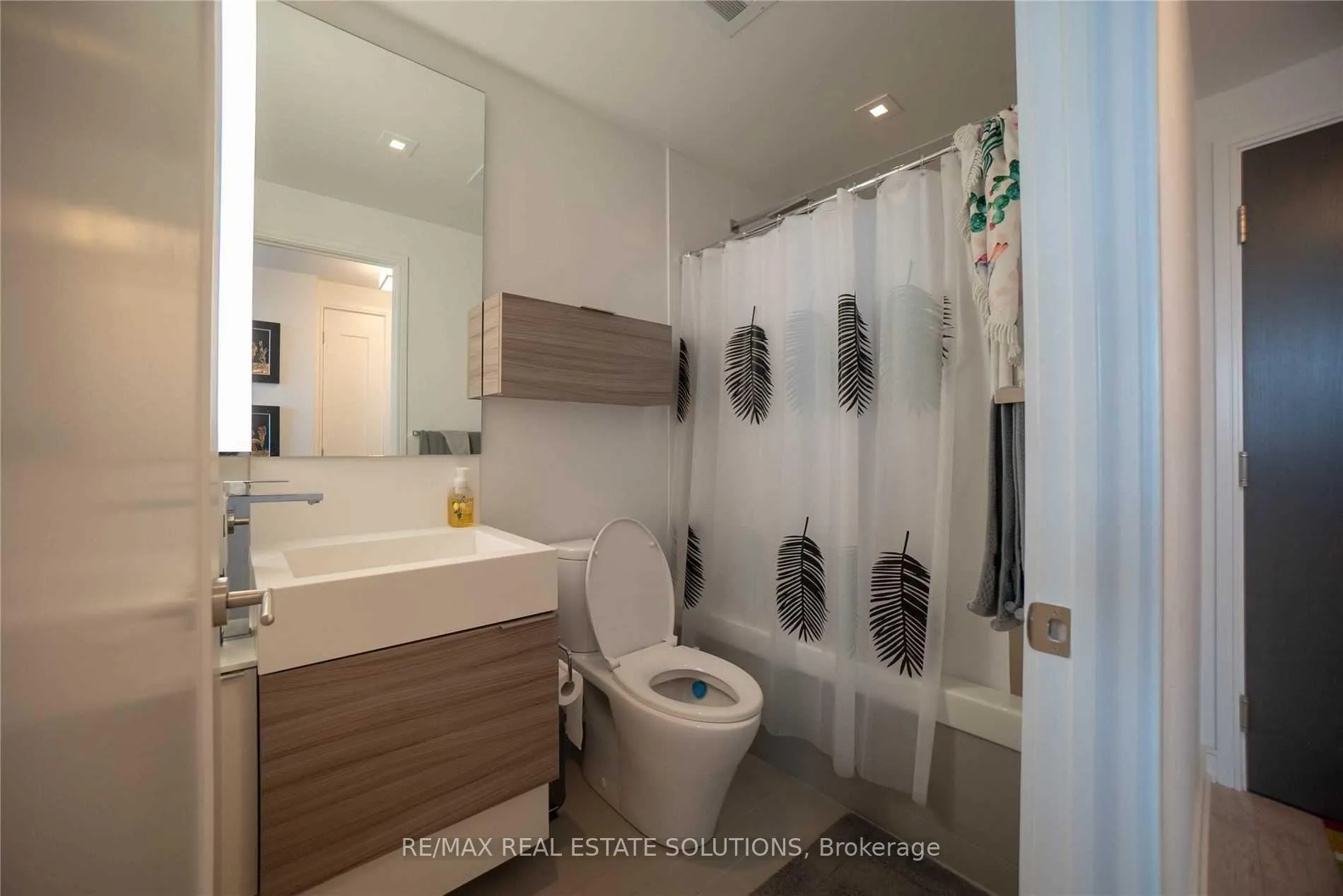 Photo 12 of Unit 2306, 88 Scott Street, Toronto, Church-Yonge Corridor — HOMEH