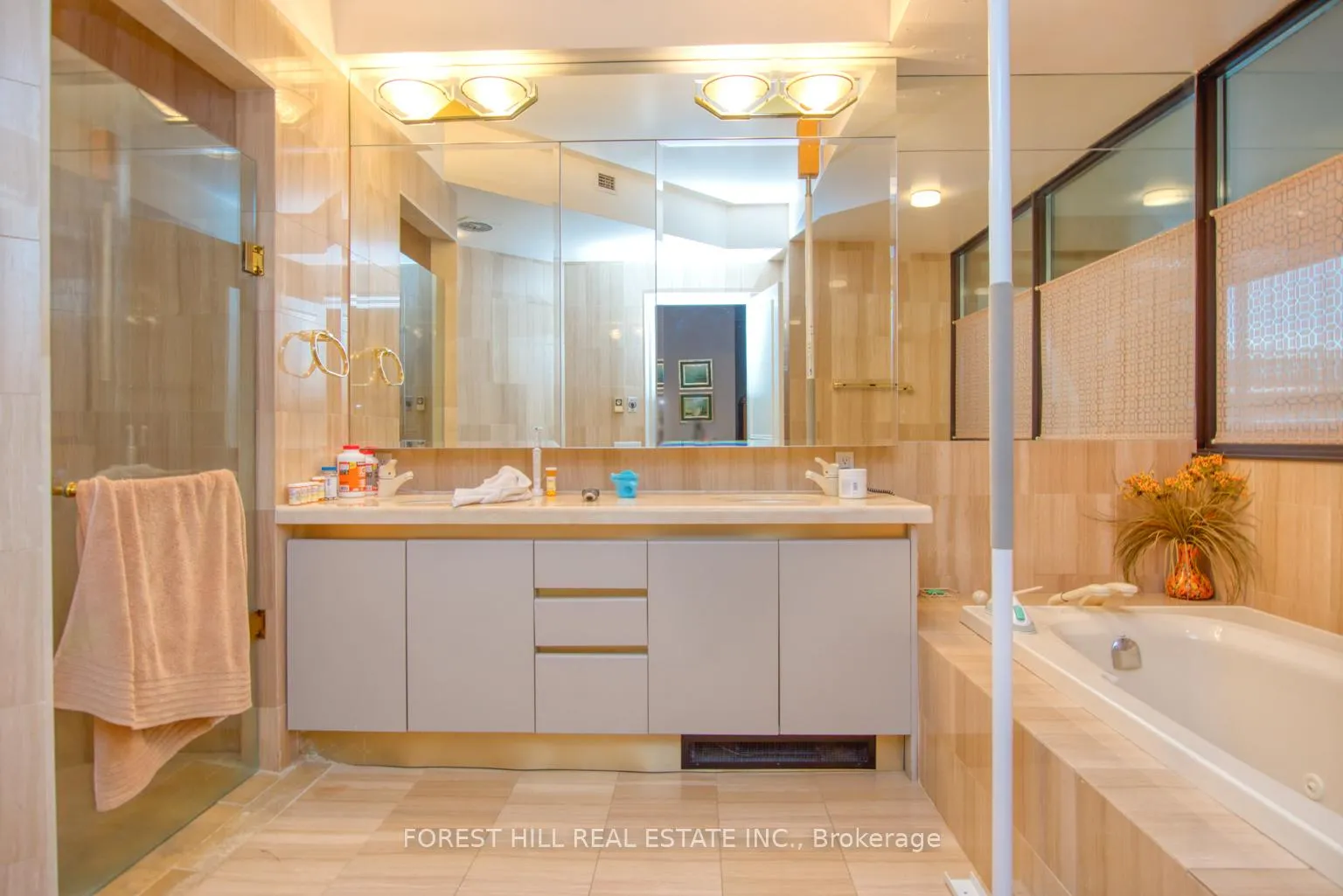 Photo 9 of Unit 201, 342 Spadina Road, Toronto, Forest Hill South — HOMEH