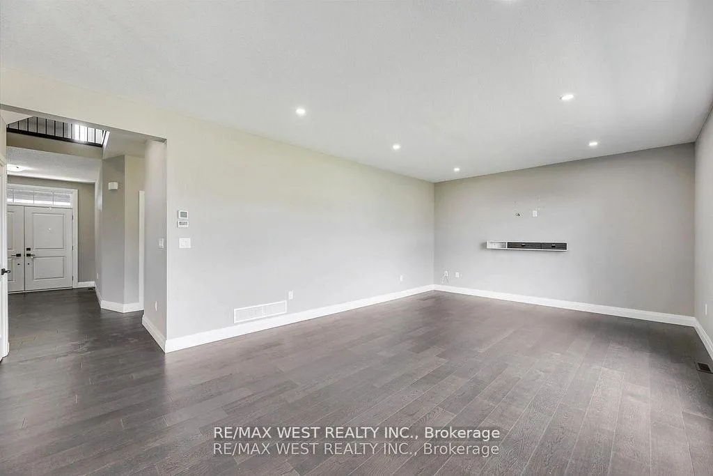 Photo 4 of 25 Greenbrier Ridge, Thames Centre, Rural Thames Centre — HOMEH