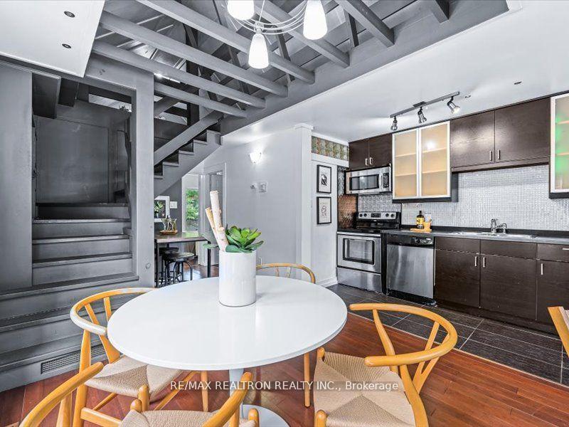 Photo 2 of 1275 Woodbine Avenue, Toronto, Woodbine-Lumsden — HOMEH